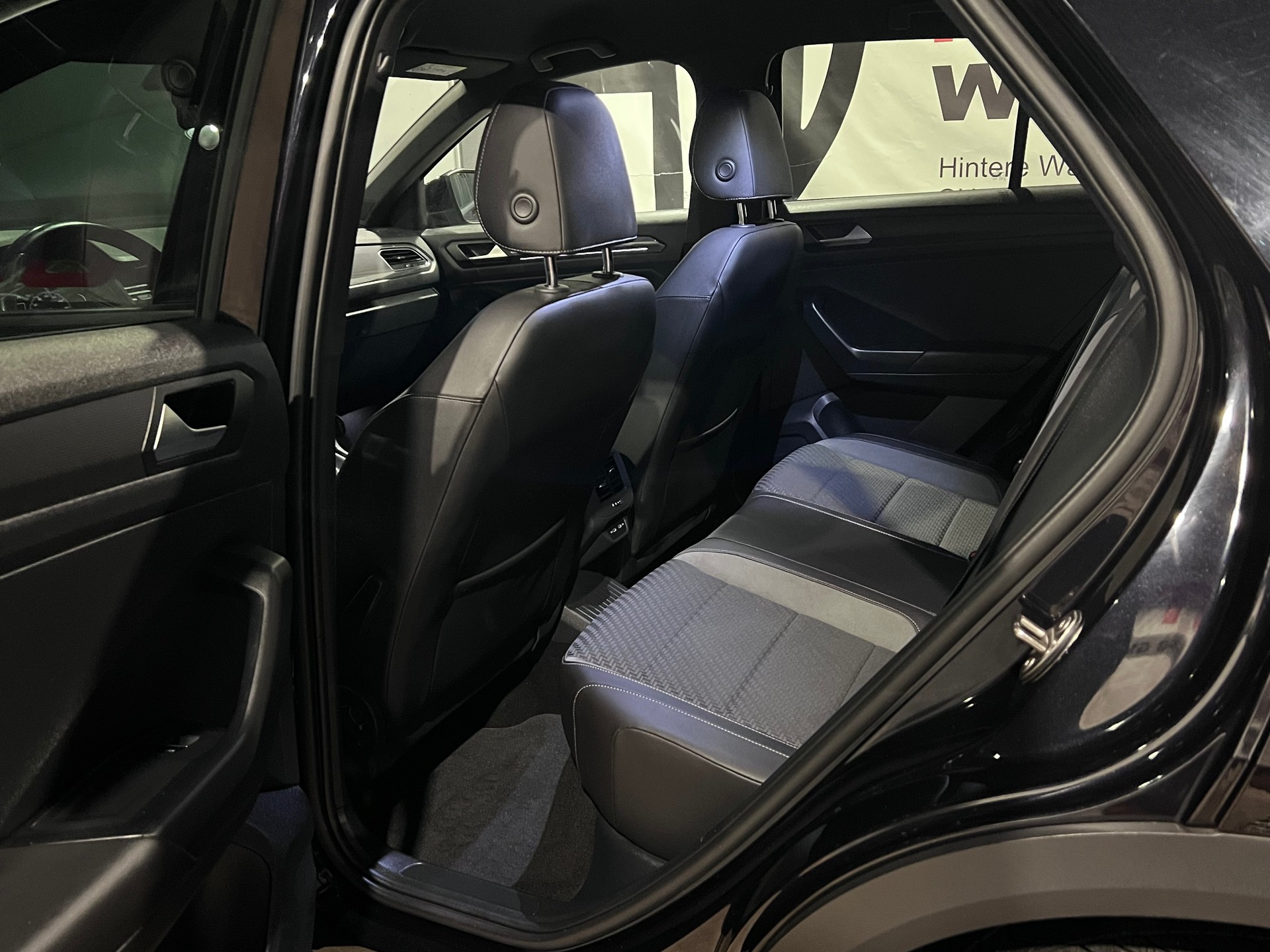 VW T-Roc 1.5 TSI EVO R-Line DSG-image-15
