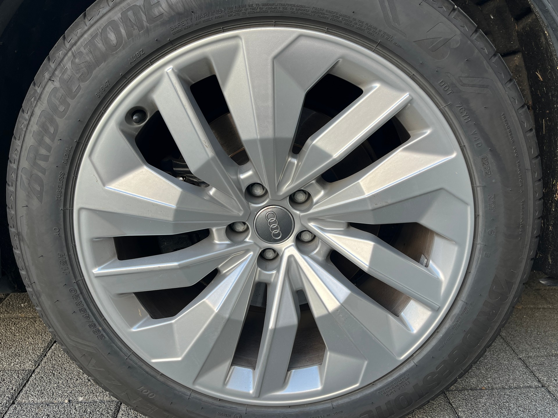 AUDI e-tron S Sportback quattro-image-23
