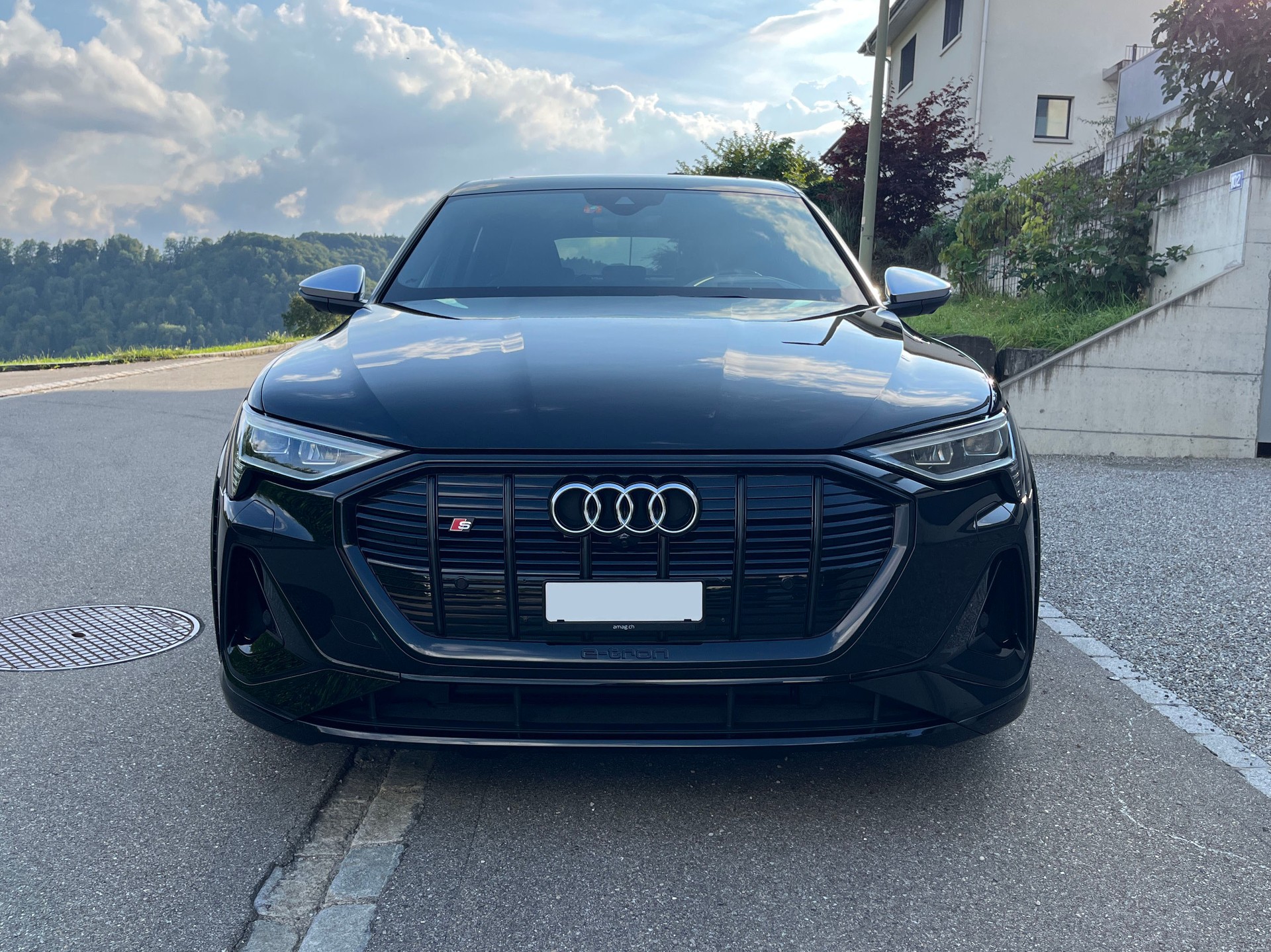 AUDI e-tron S Sportback quattro-image-1