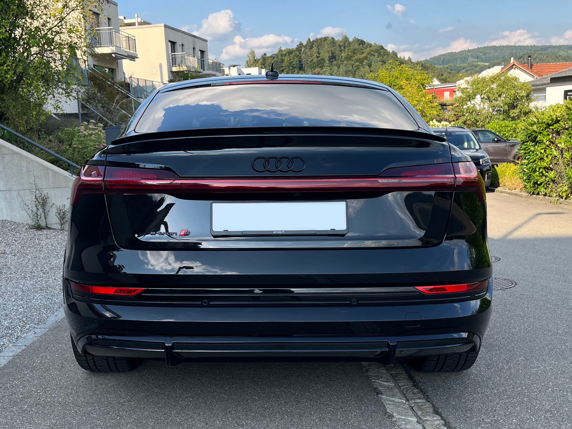 AUDI e-tron S Sportback quattro-image-5
