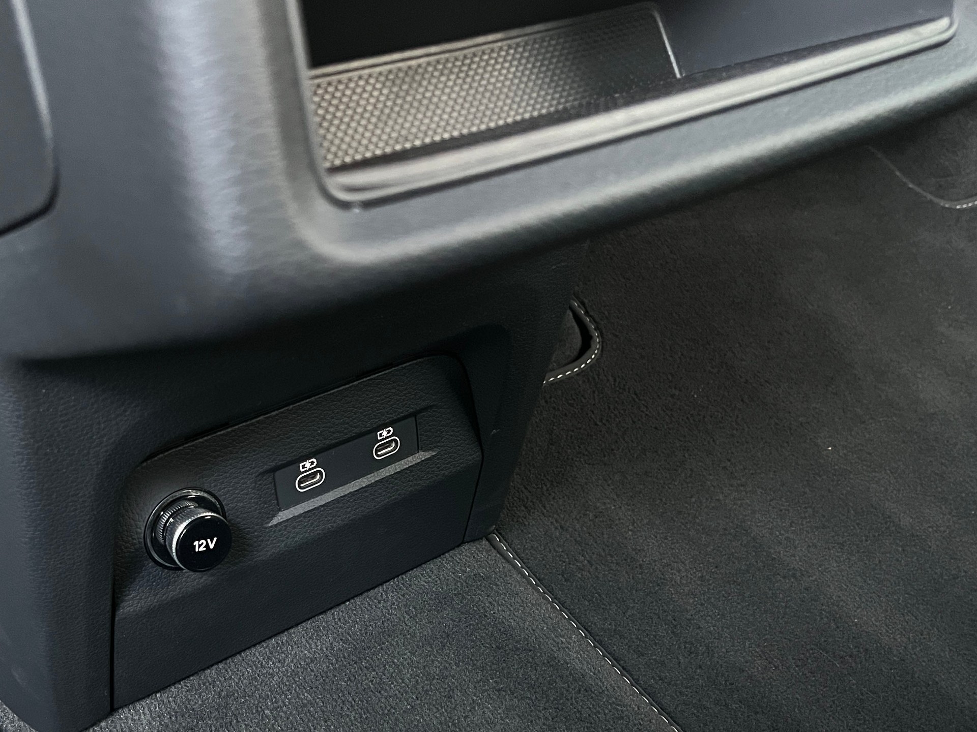 AUDI e-tron S Sportback quattro-image-19