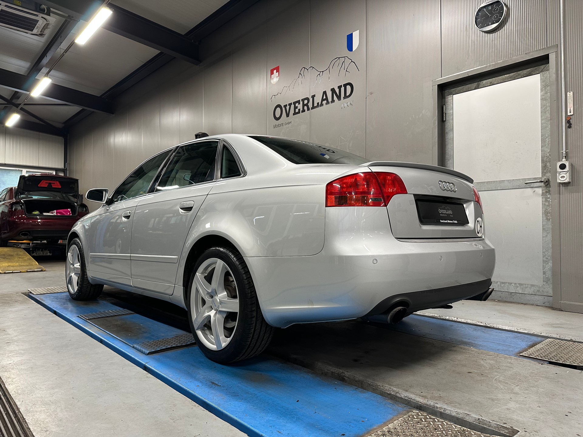 AUDI A4 3.2 FSI quattro-showroom-element-2