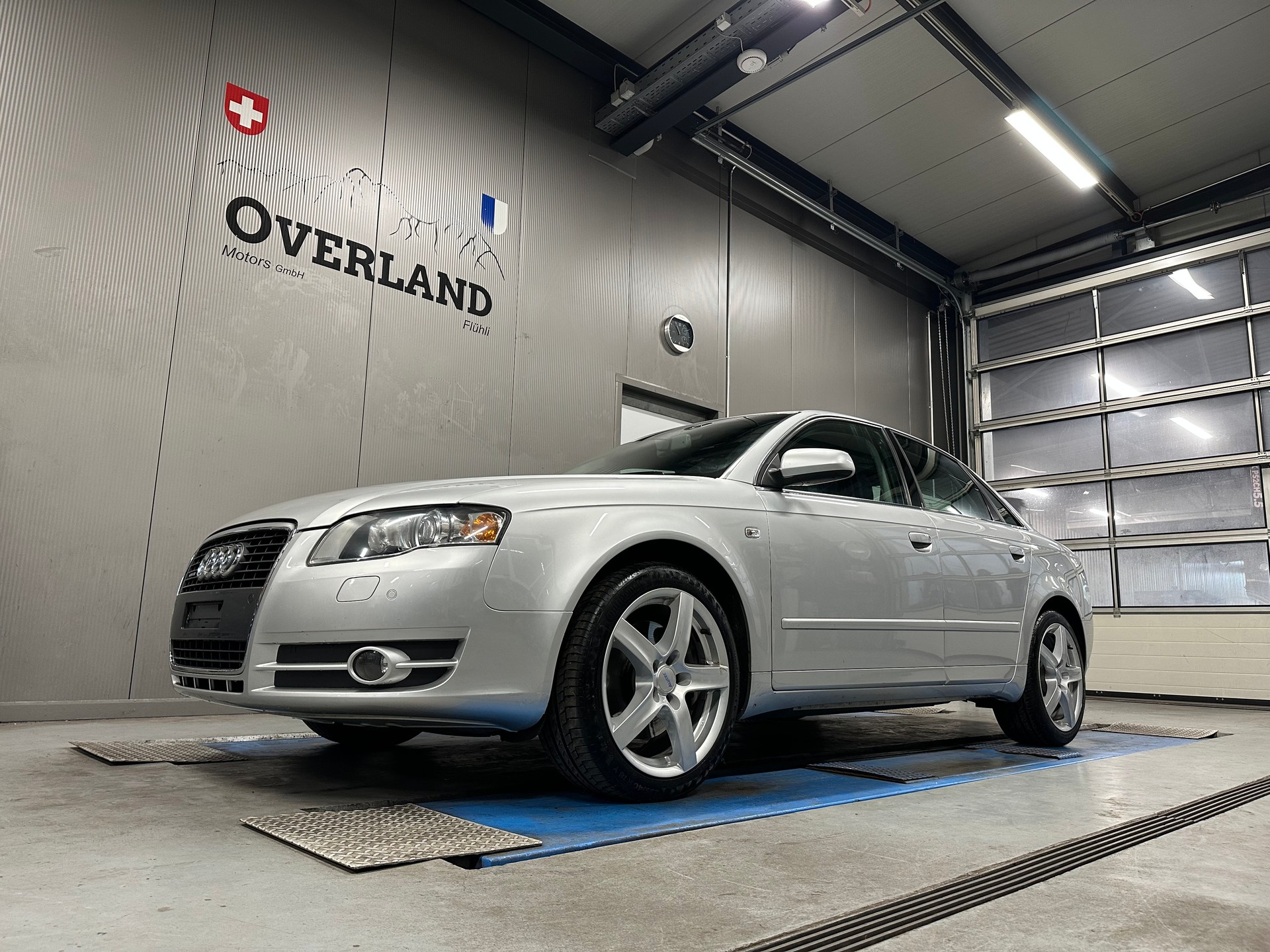 AUDI A4 3.2 FSI quattro-image-7