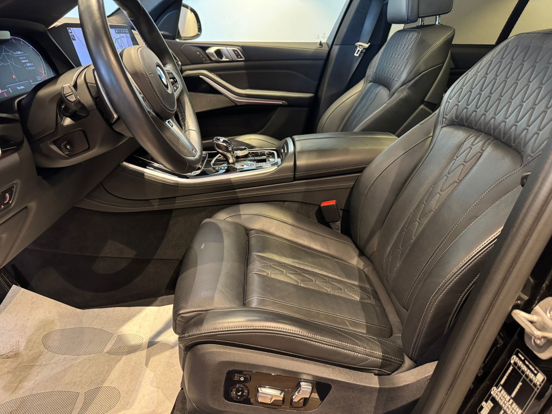 BMW X5 40d xDrive SAG-image-29