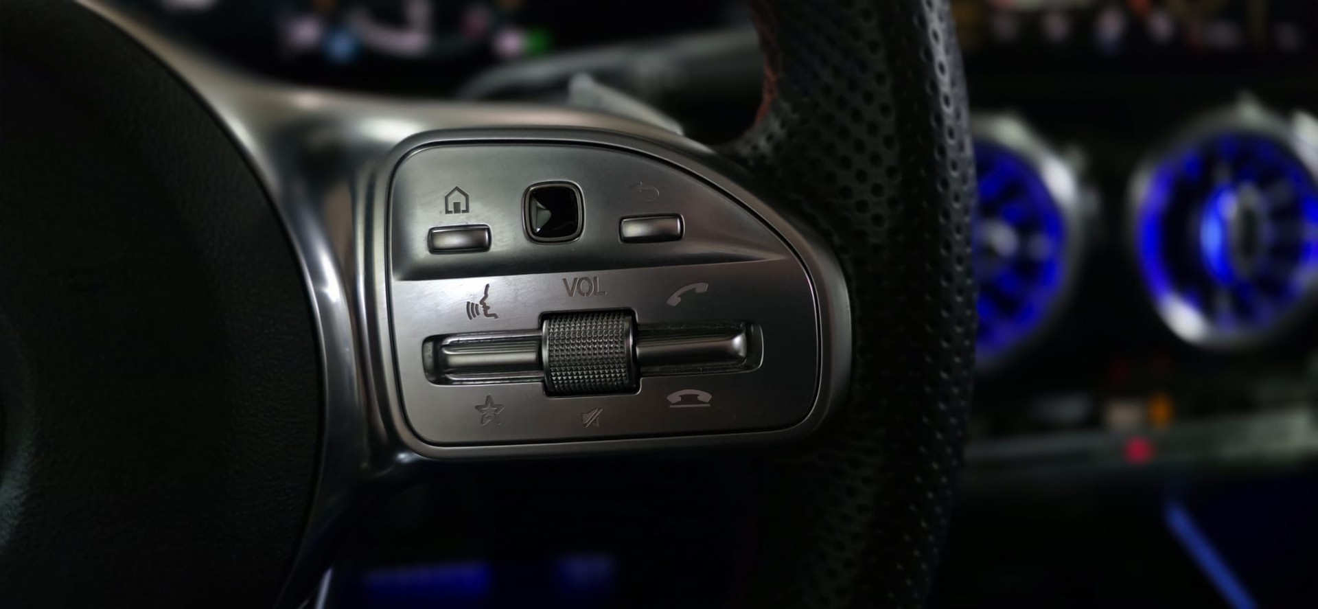 MERCEDES-BENZ B 250 4Matic AMG Line *CH-Fahrzeug*-image-13