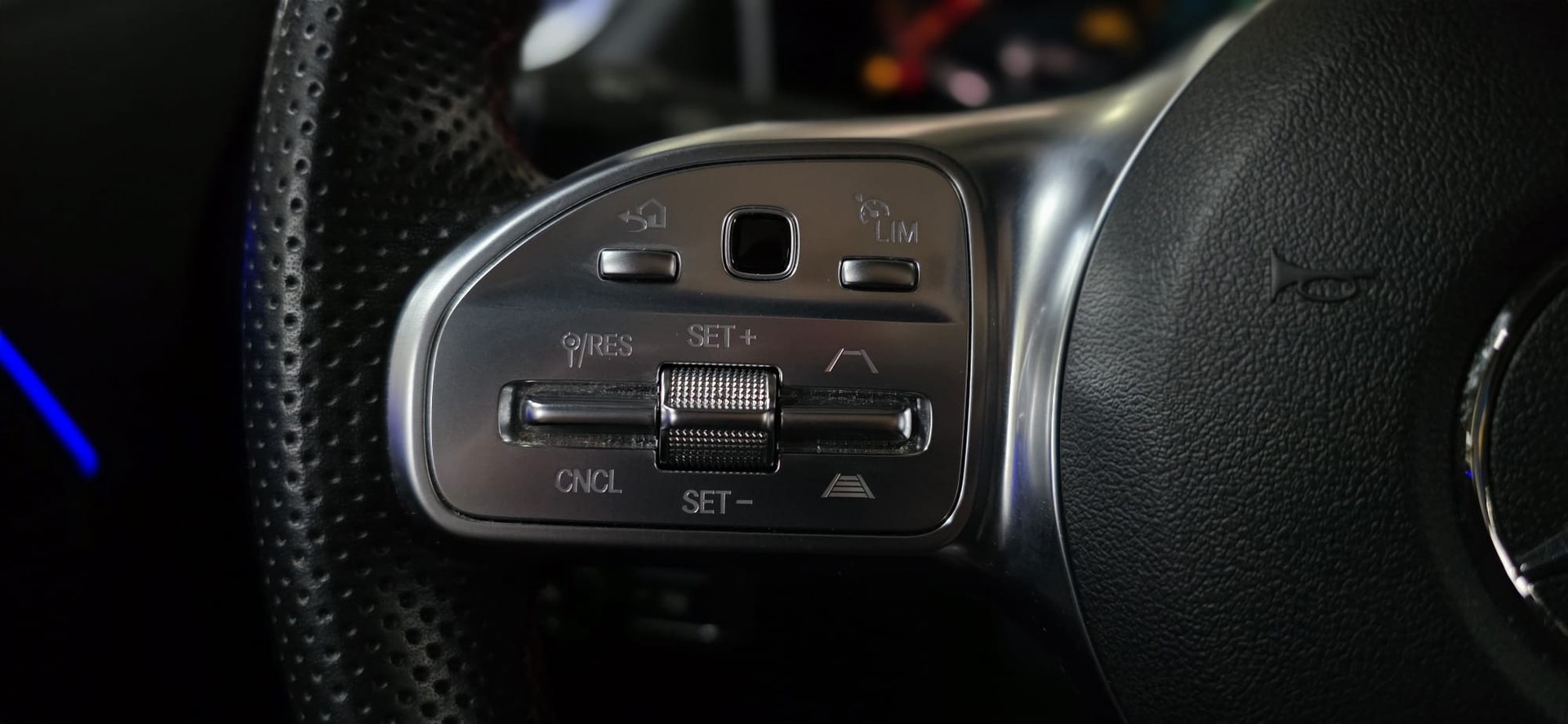 MERCEDES-BENZ B 250 4Matic AMG Line *CH-Fahrzeug*-image-15