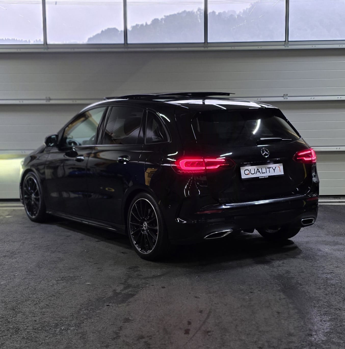 MERCEDES-BENZ B 250 4Matic AMG Line *CH-Fahrzeug*-image-2