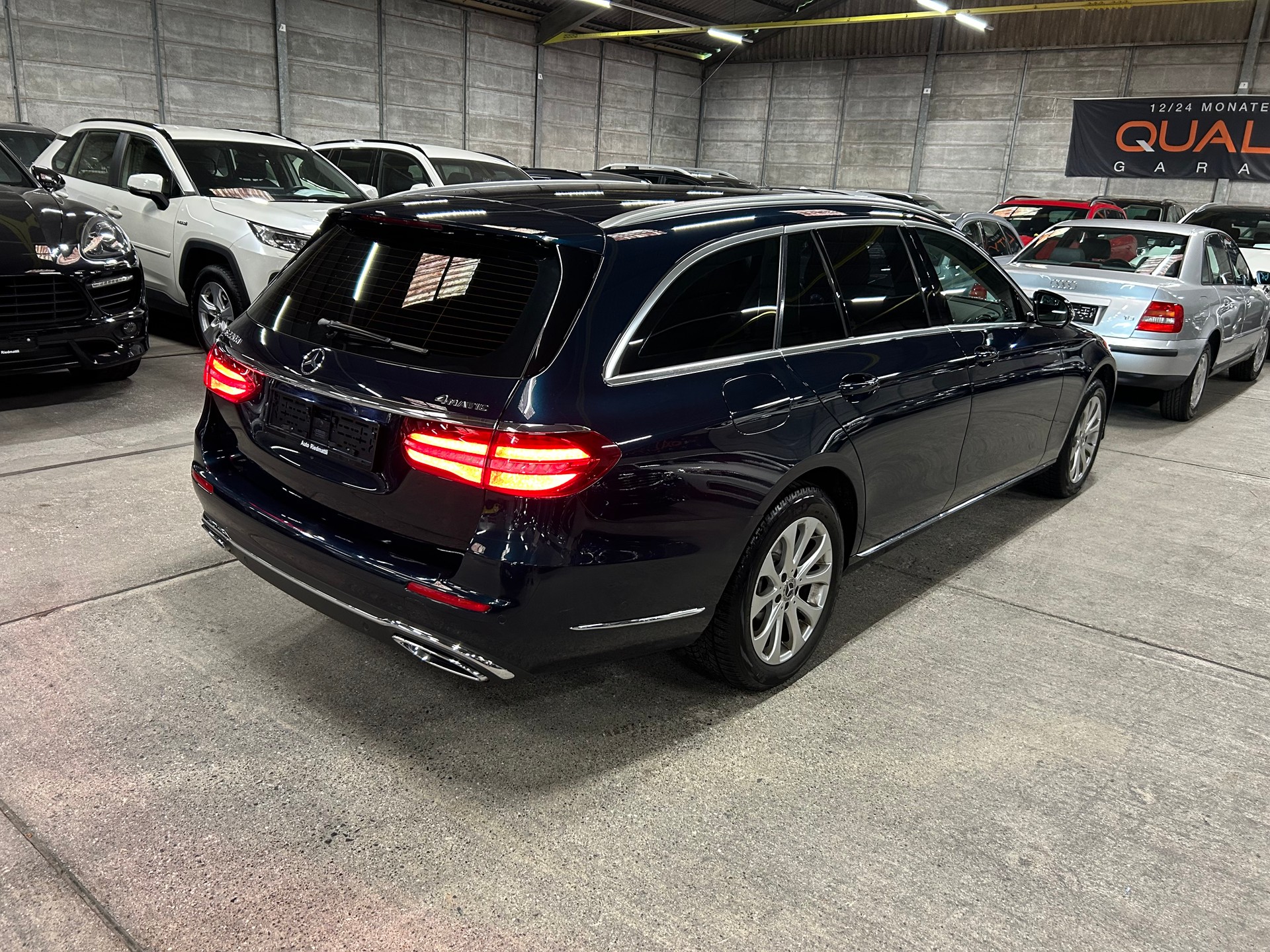 MERCEDES-BENZ E 220 d Exclusive 4Matic 9G-Tronic-image-3