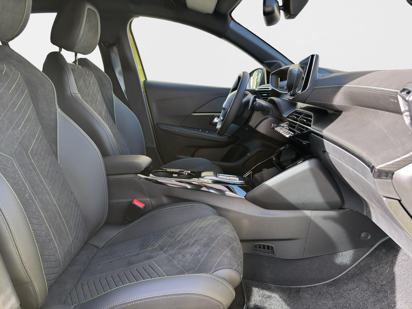 PEUGEOT 208 1.2 Hybrid GT-image-13