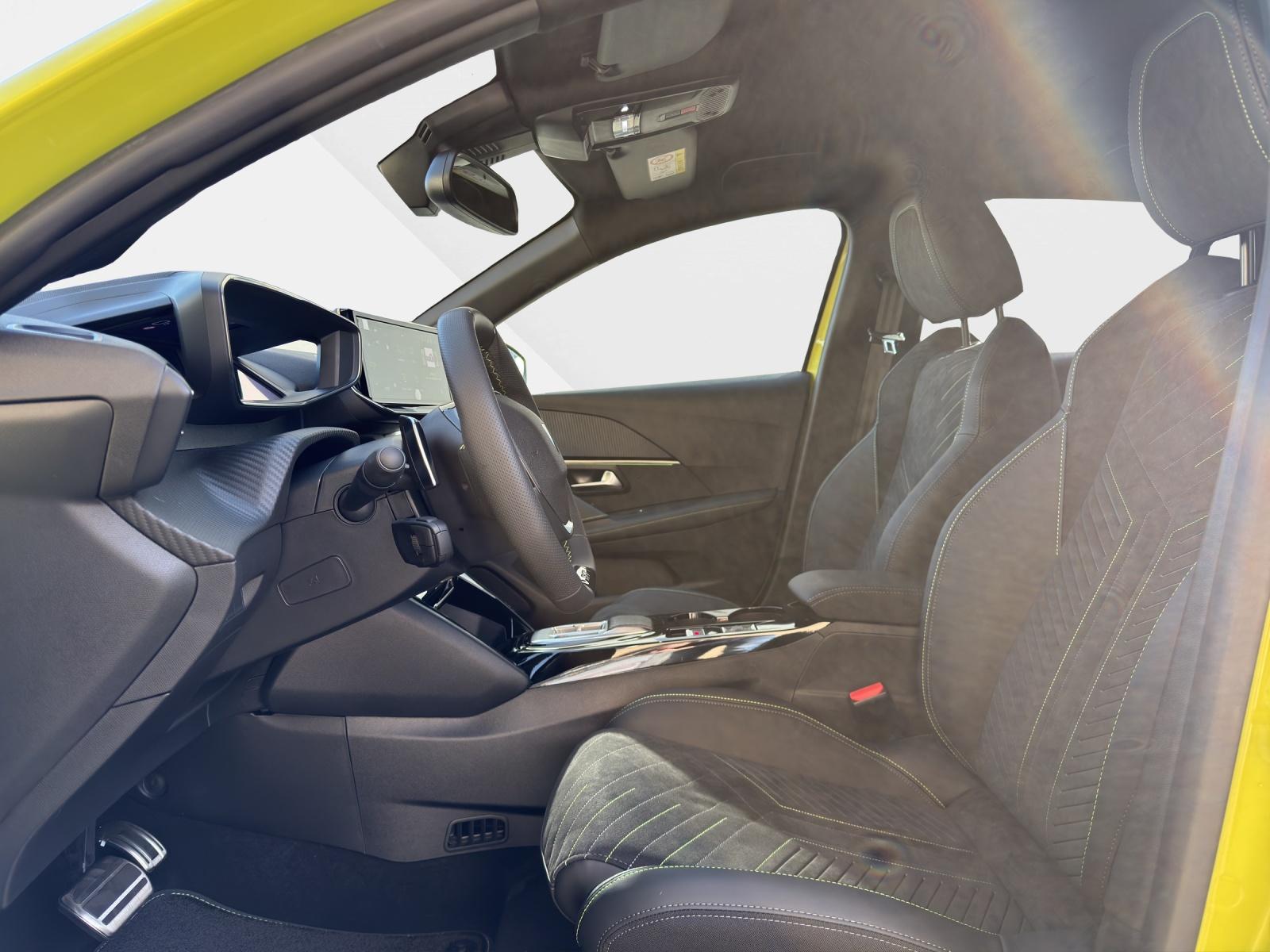 PEUGEOT 208 1.2 Hybrid GT-image-8