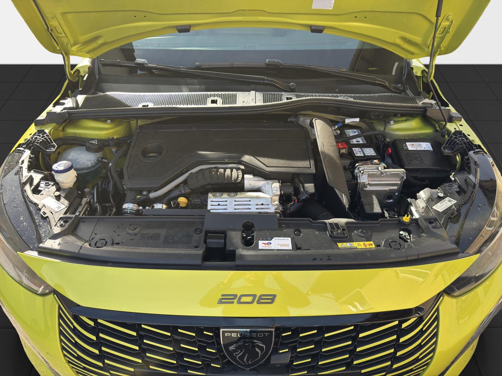 PEUGEOT 208 1.2 Hybrid GT-image-16