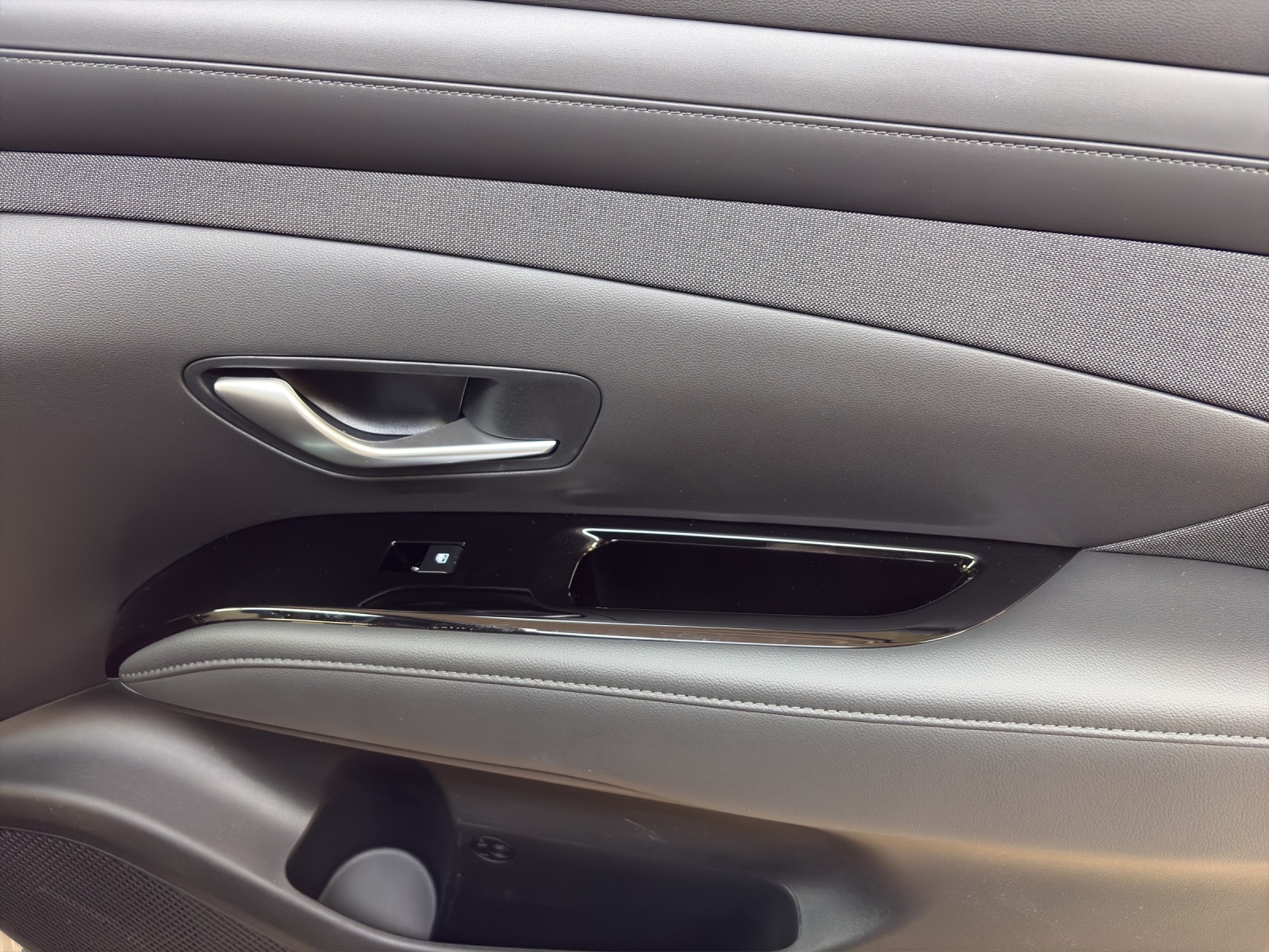 HYUNDAI Tucson 1.6 TGDI HEV Vertex Swiss Edition 4WD-image-10