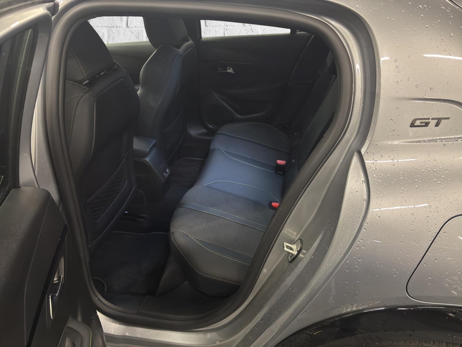 PEUGEOT 208 1.2 Hybrid 145 GT-image-9