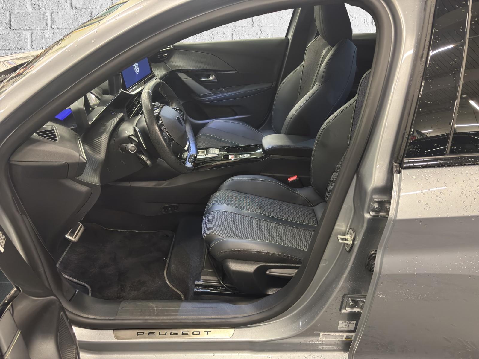 PEUGEOT 208 1.2 Hybrid 145 GT-image-8