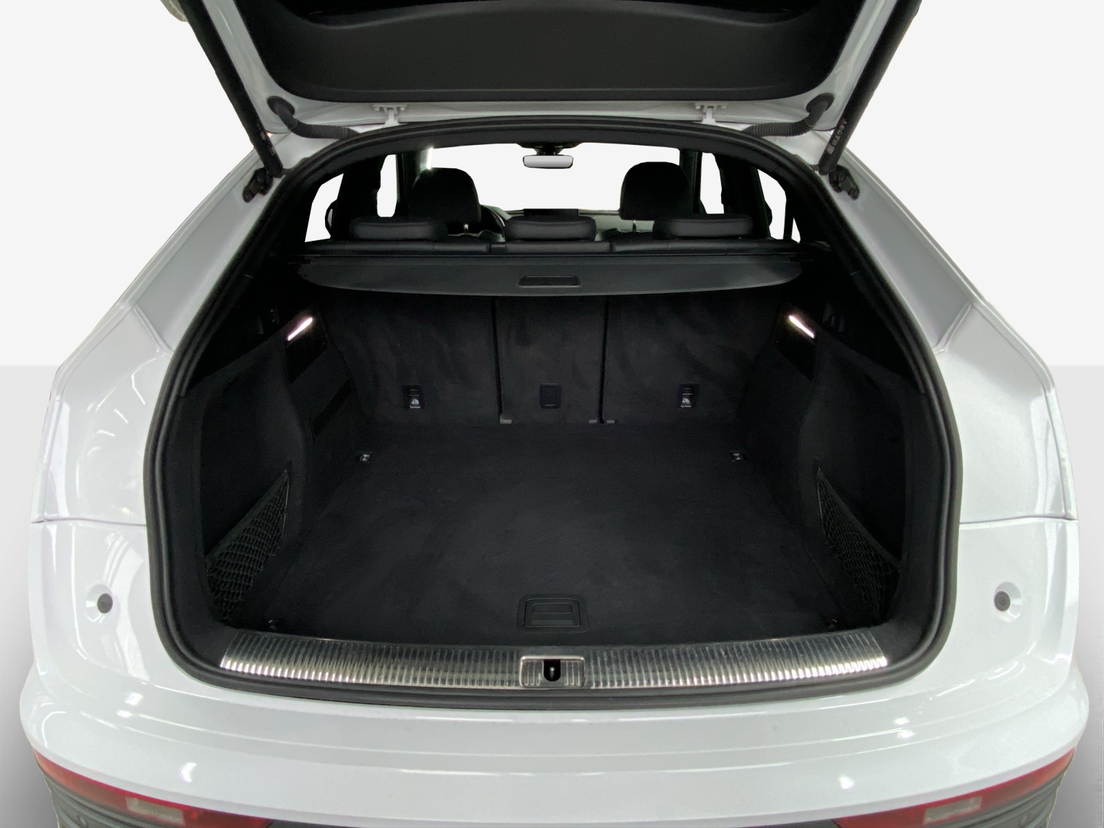 AUDI Q5 Sportback 40 TDI Blackedition quattro S-tronic-image-12