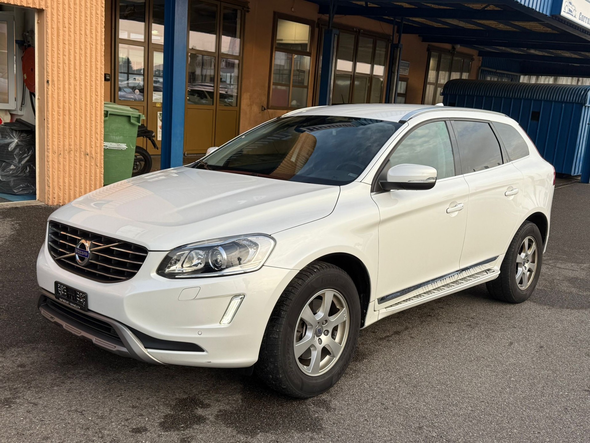 VOLVO XC60 D4 AWD Husky Edition Geartronic-image-1