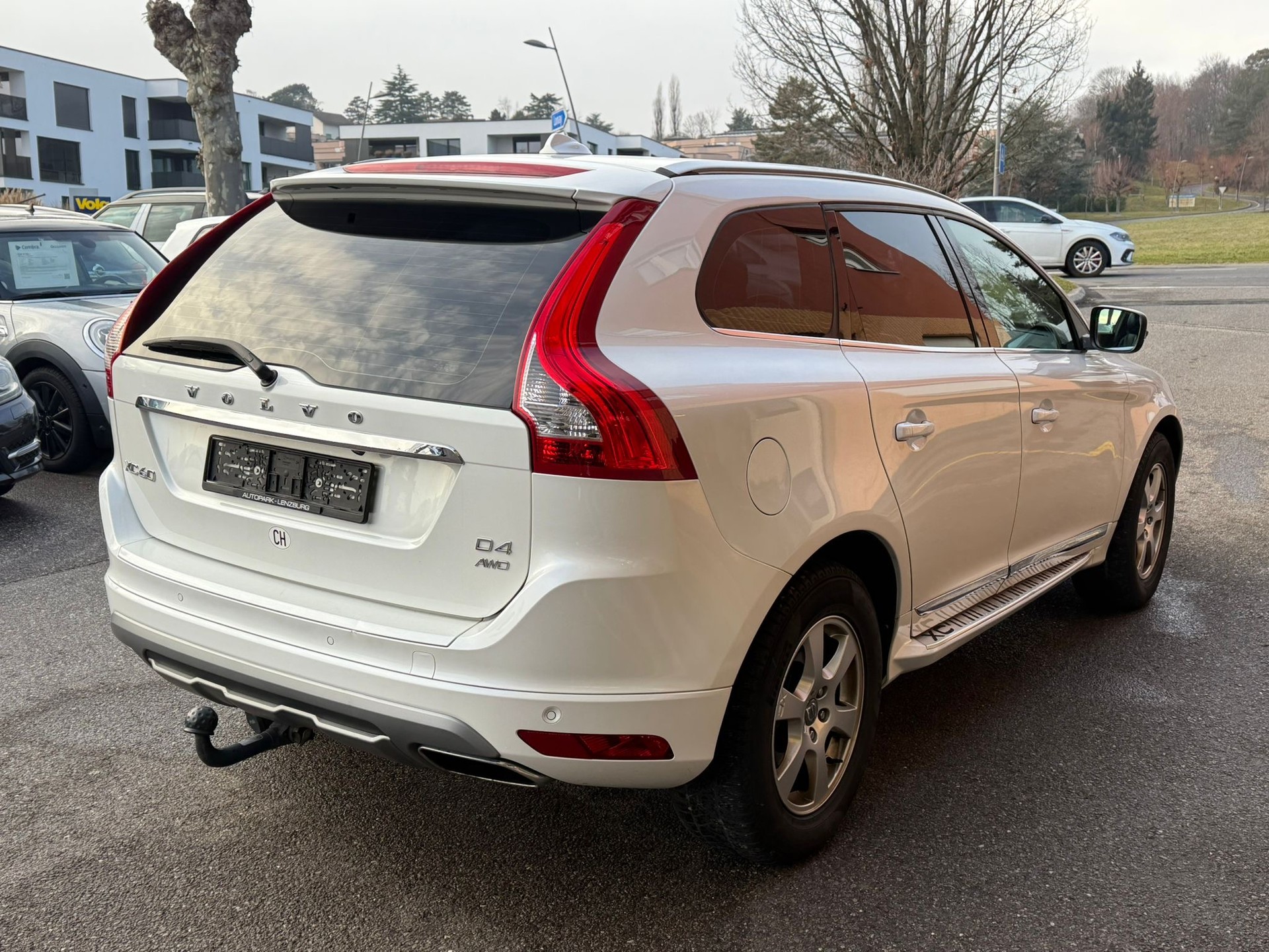 VOLVO XC60 D4 AWD Husky Edition Geartronic-image-5