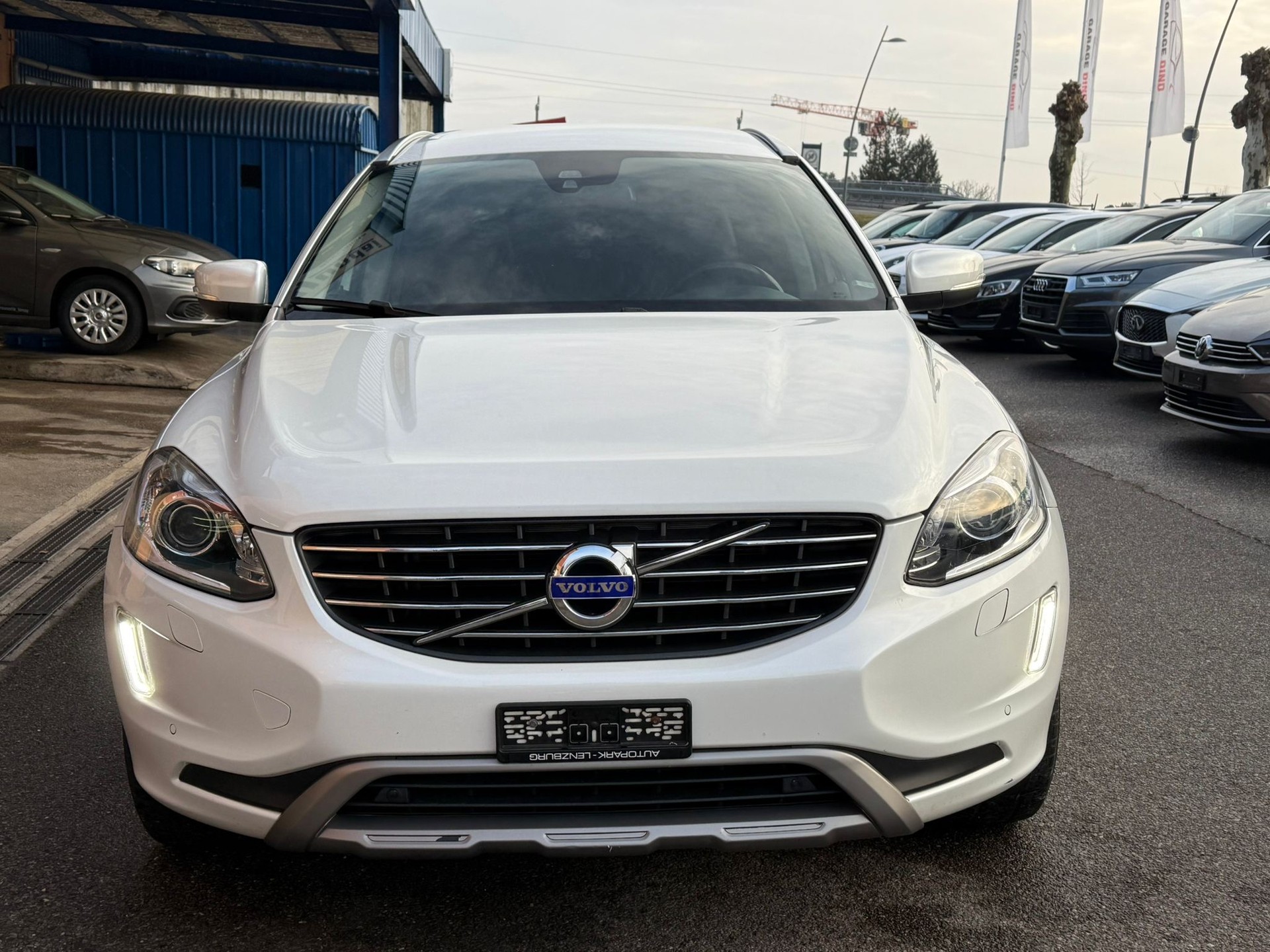 VOLVO XC60 D4 AWD Husky Edition Geartronic-image-0
