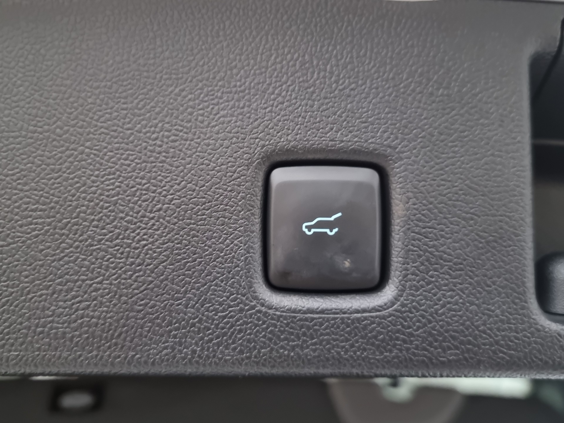 FORD Kuga 2.5 Plug-in Hybrid ST-Line X-image-16