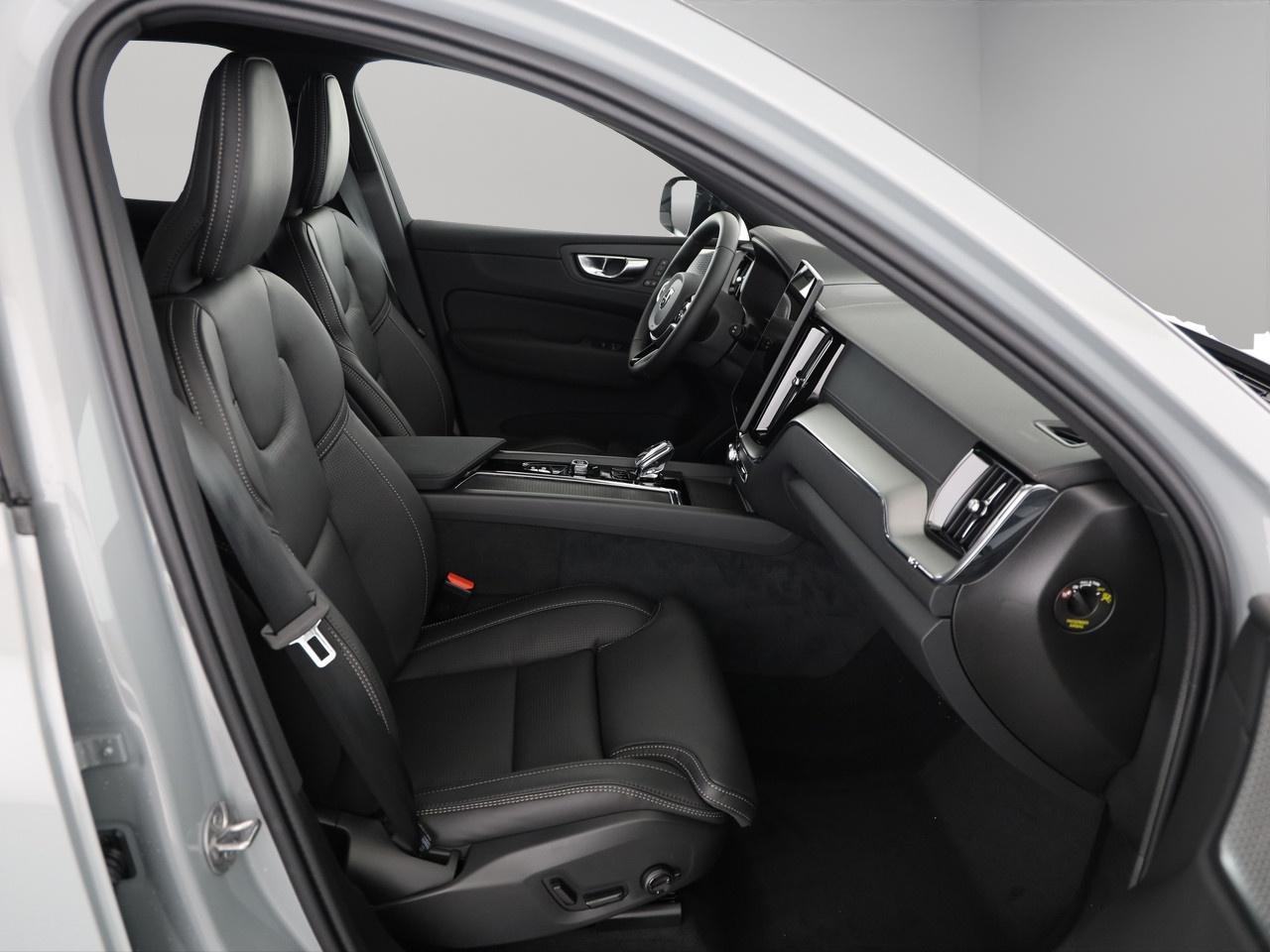 VOLVO XC60 2.0 T8 TE Black Edition eAWD-image-8