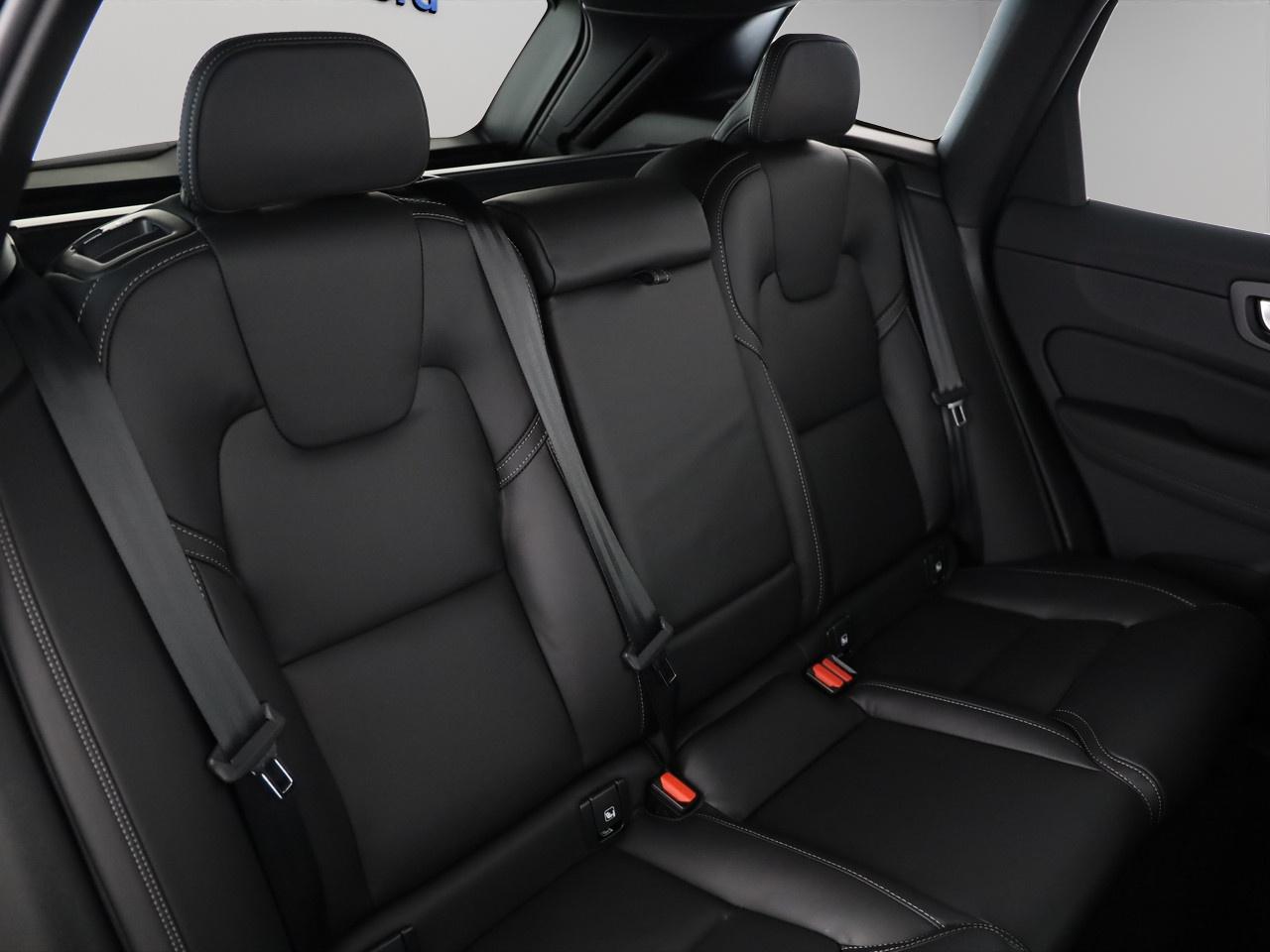 VOLVO XC60 2.0 T8 TE Black Edition eAWD-image-9
