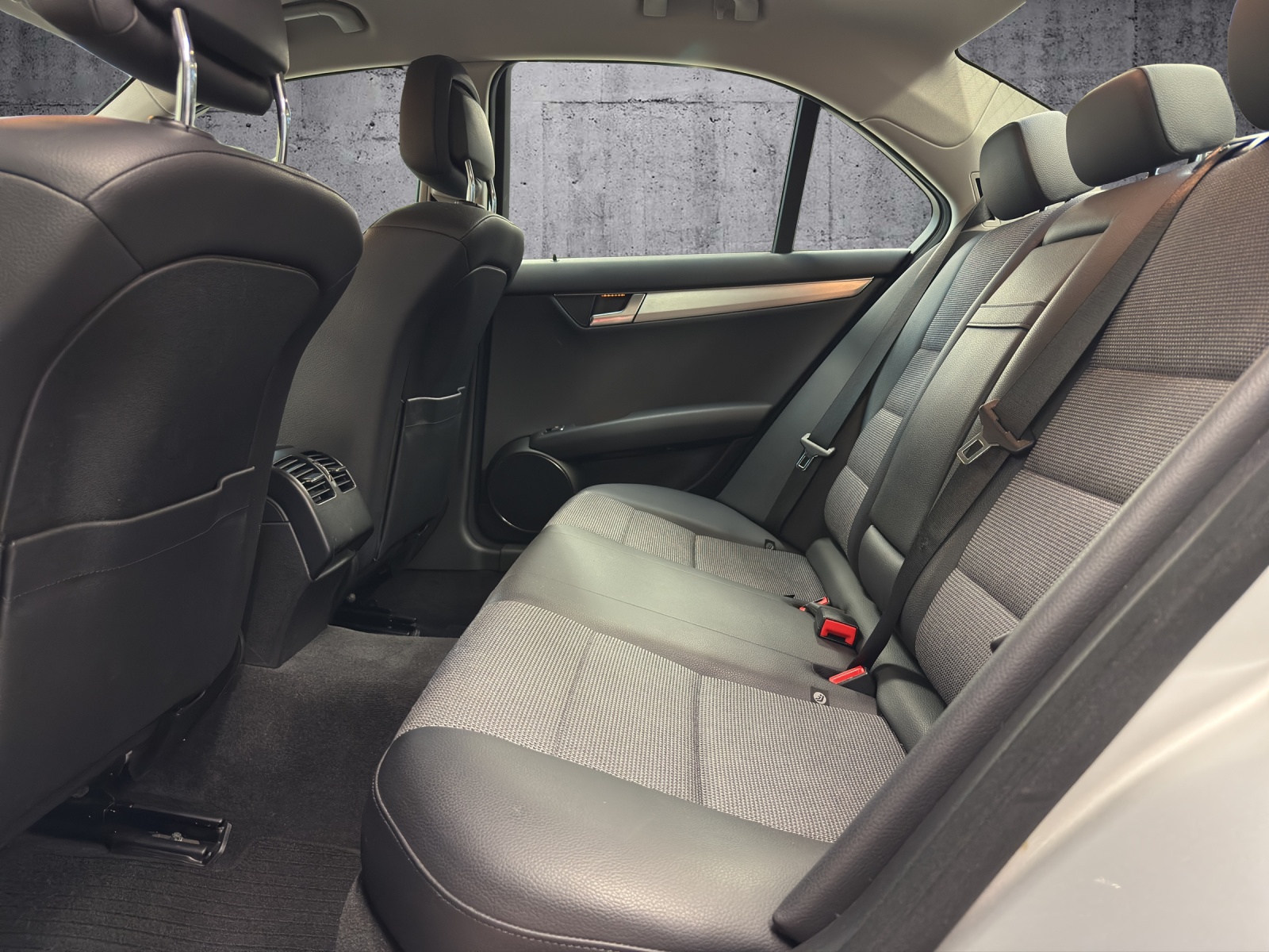 MERCEDES-BENZ C 180 BlueEfficiency Avantgarde 7G-Tronic *CH-Fahrzeug*-image-9