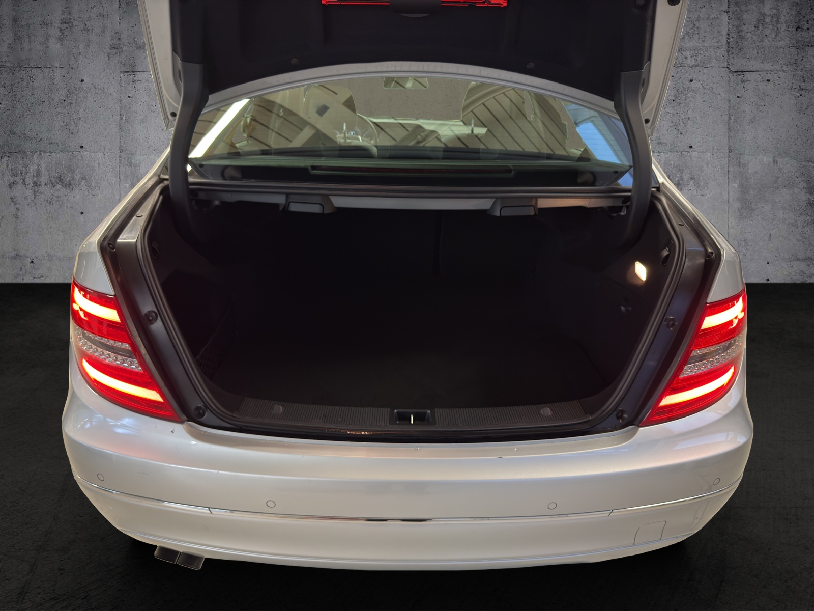 MERCEDES-BENZ C 180 BlueEfficiency Avantgarde 7G-Tronic *CH-Fahrzeug*-image-10