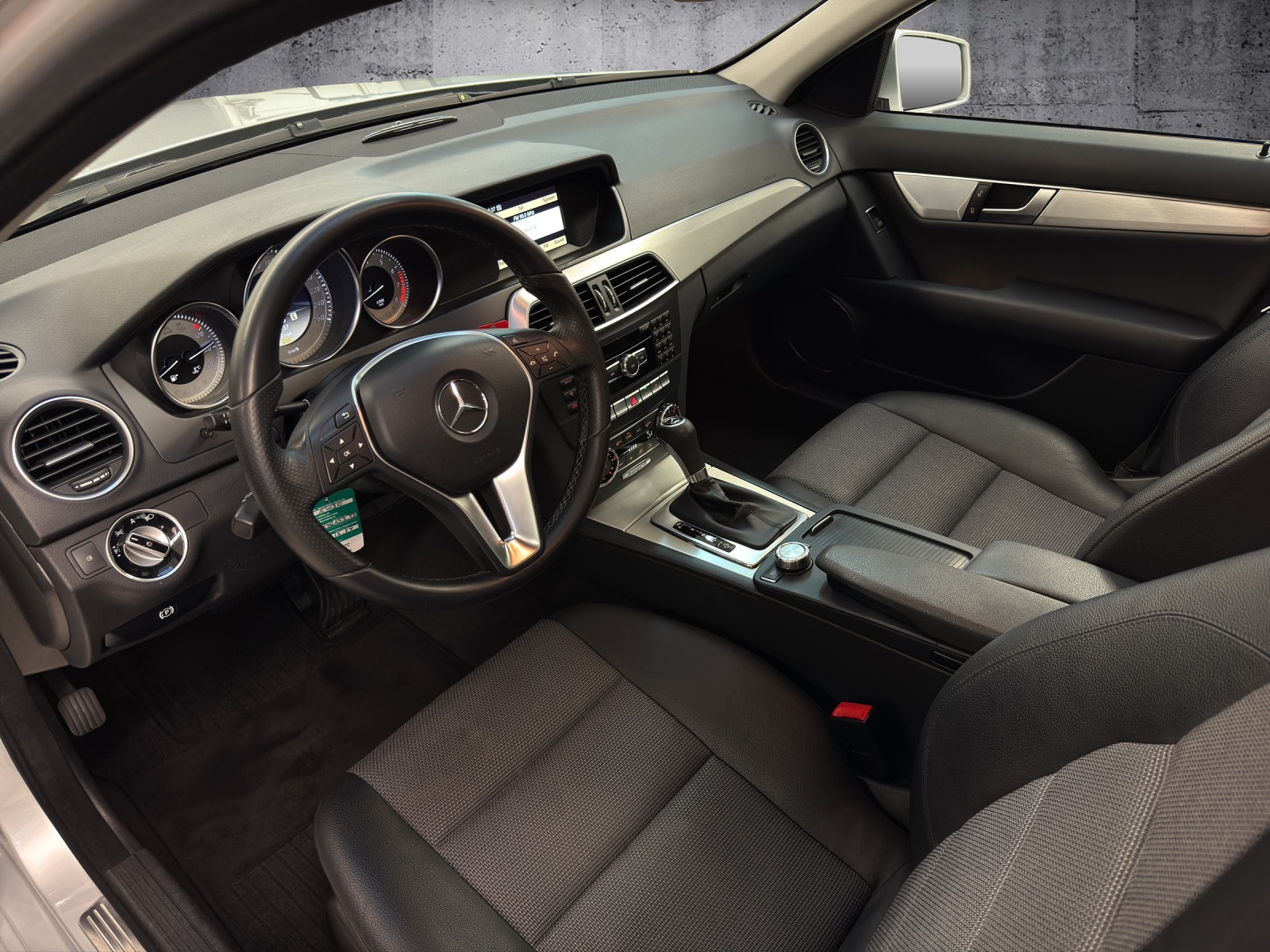 MERCEDES-BENZ C 180 BlueEfficiency Avantgarde 7G-Tronic *CH-Fahrzeug*-image-6