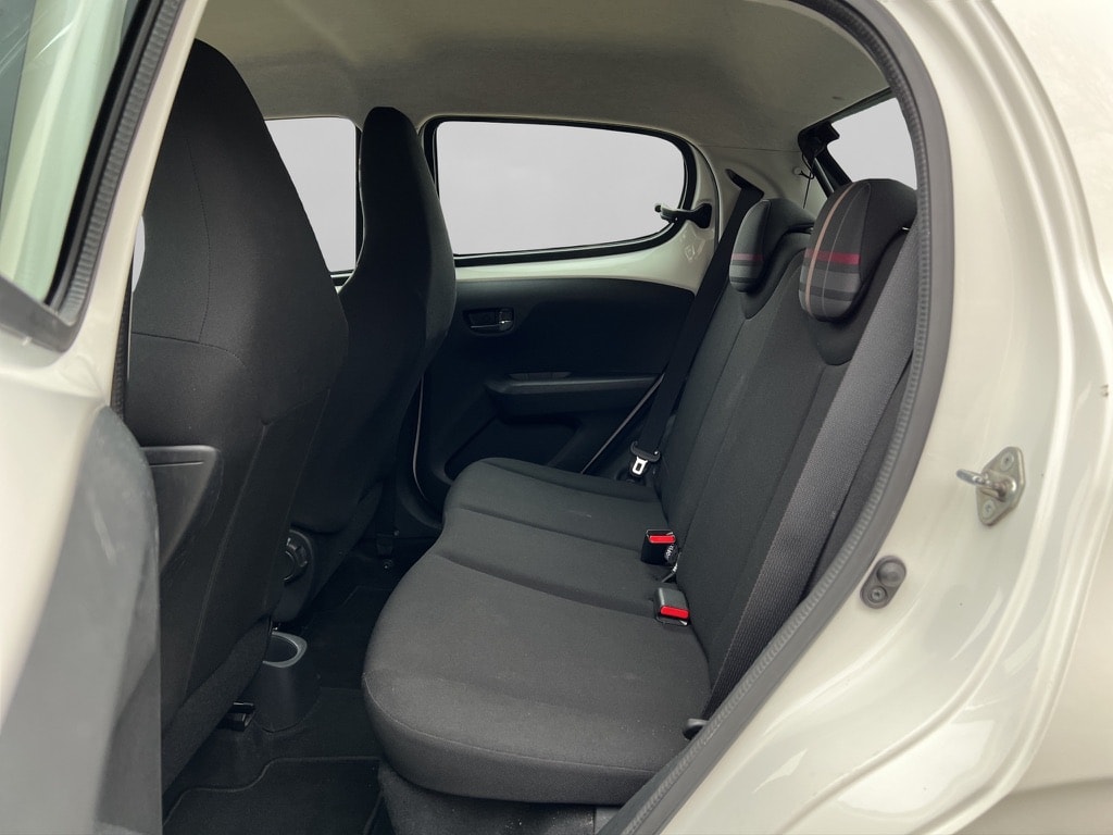 PEUGEOT 108 1.2 VTi Allure-image-9
