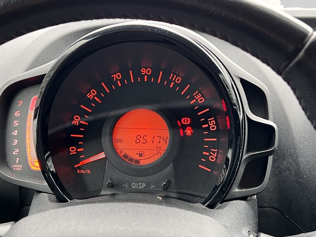PEUGEOT 108 1.2 VTi Allure-image-14