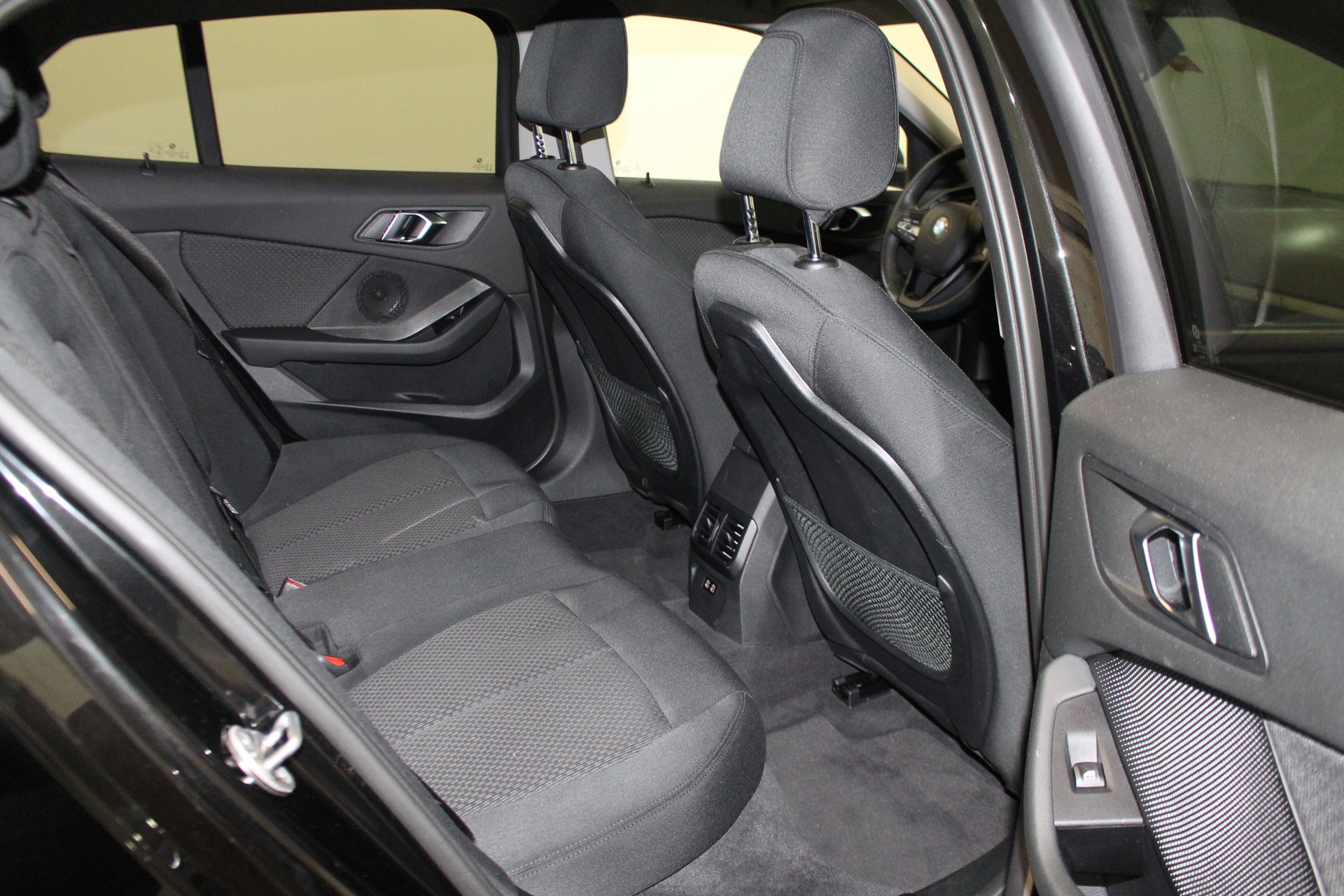 BMW 116d-image-9