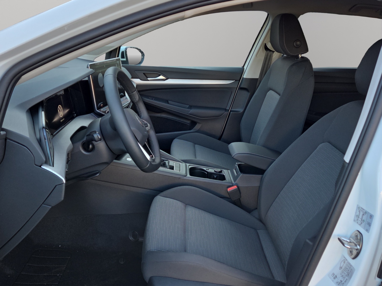 VW Golf 1.5 TSI Basis-image-5
