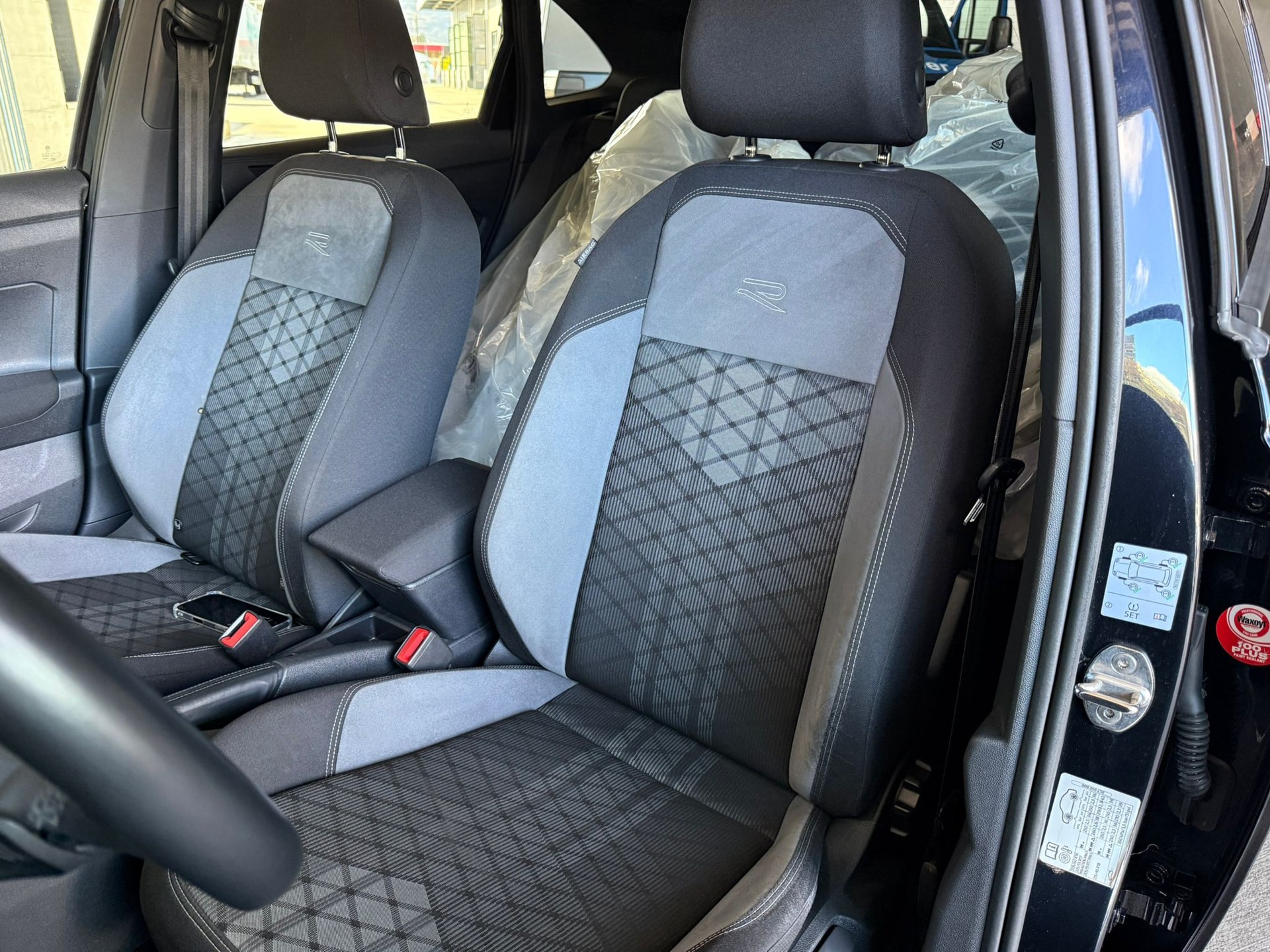 VW Taigo 1.0 TSI R-Line DSG-image-12