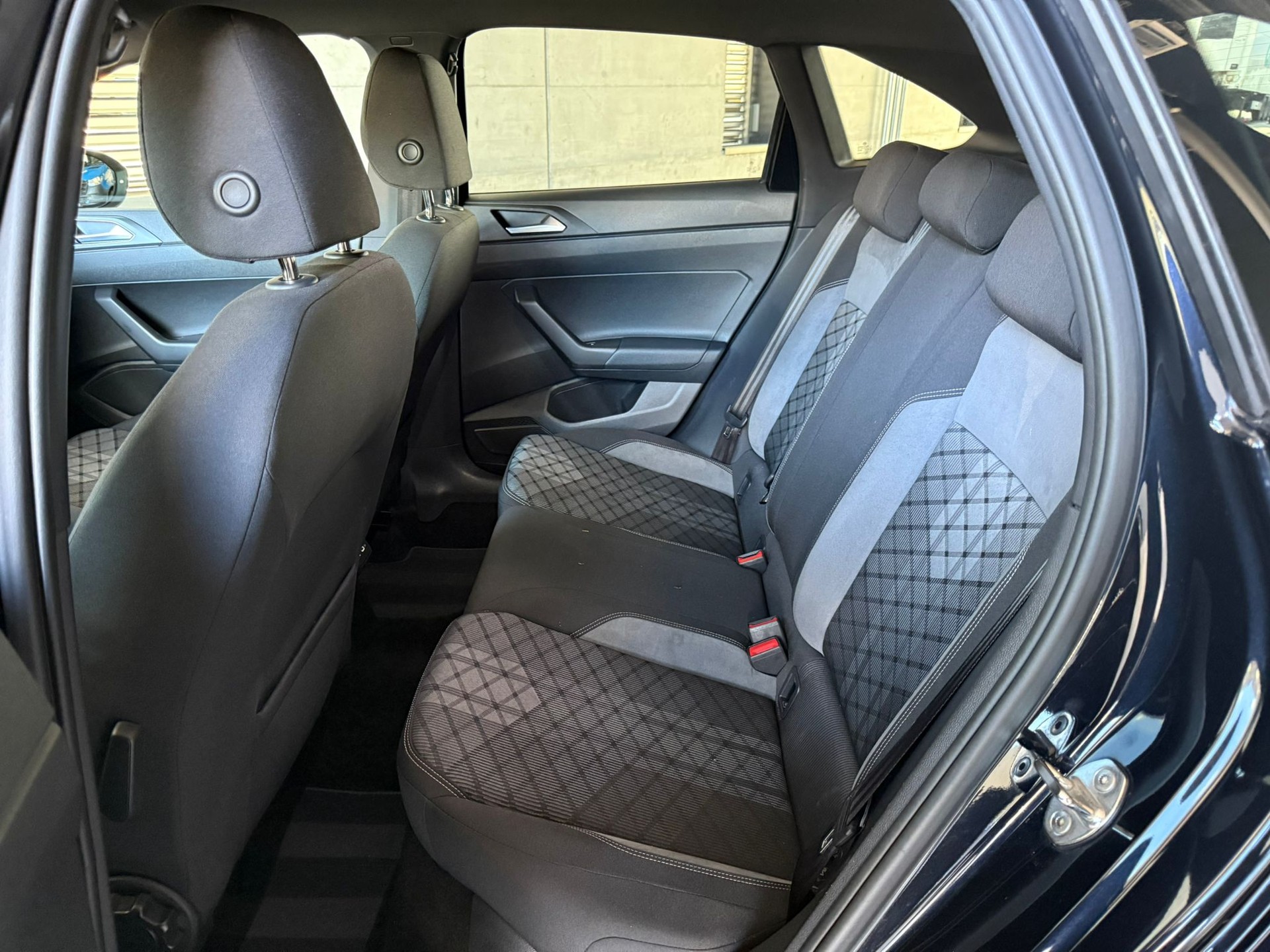 VW Taigo 1.0 TSI R-Line DSG-image-11