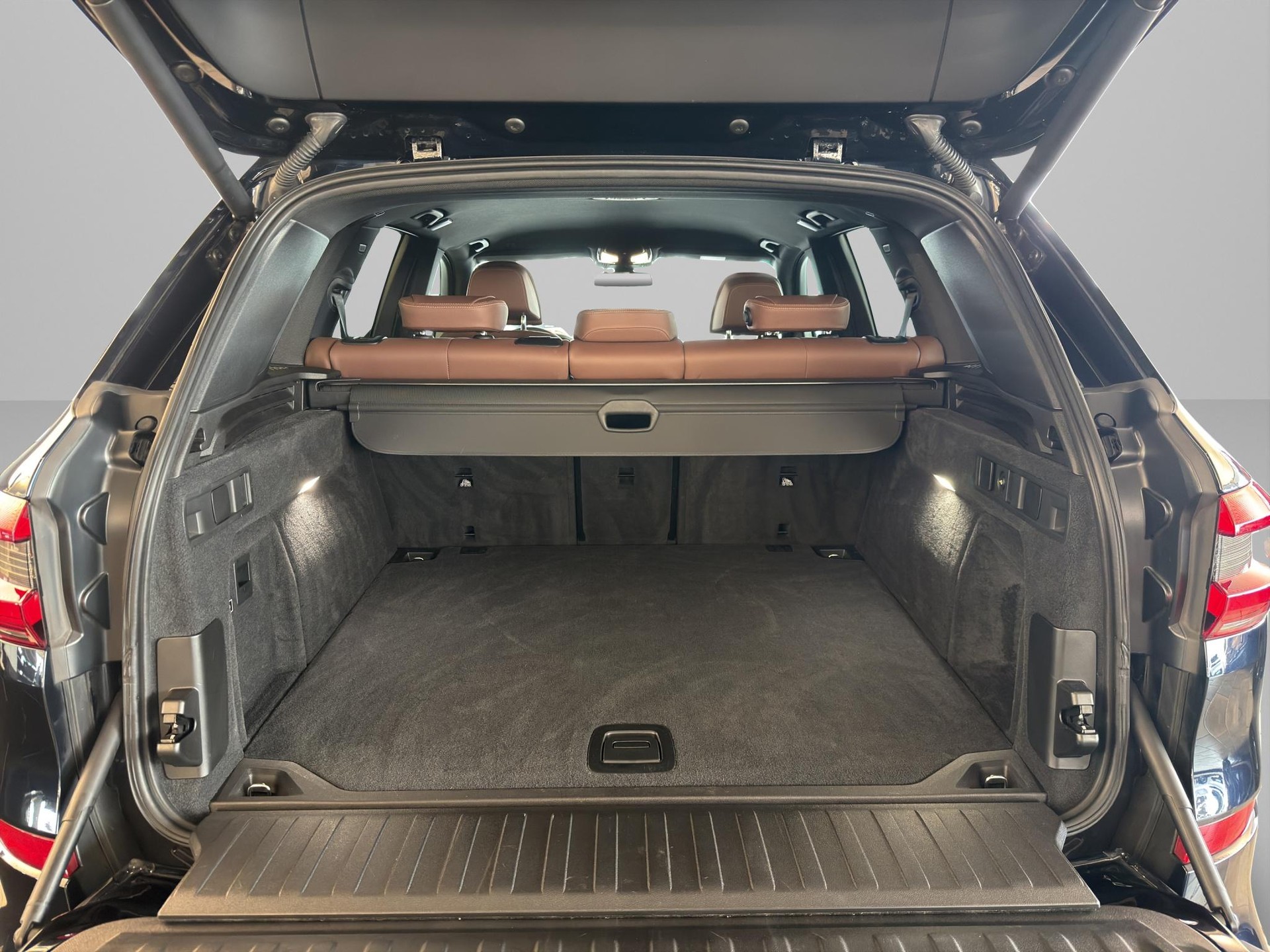 BMW X5 xDrive M50d-image-9