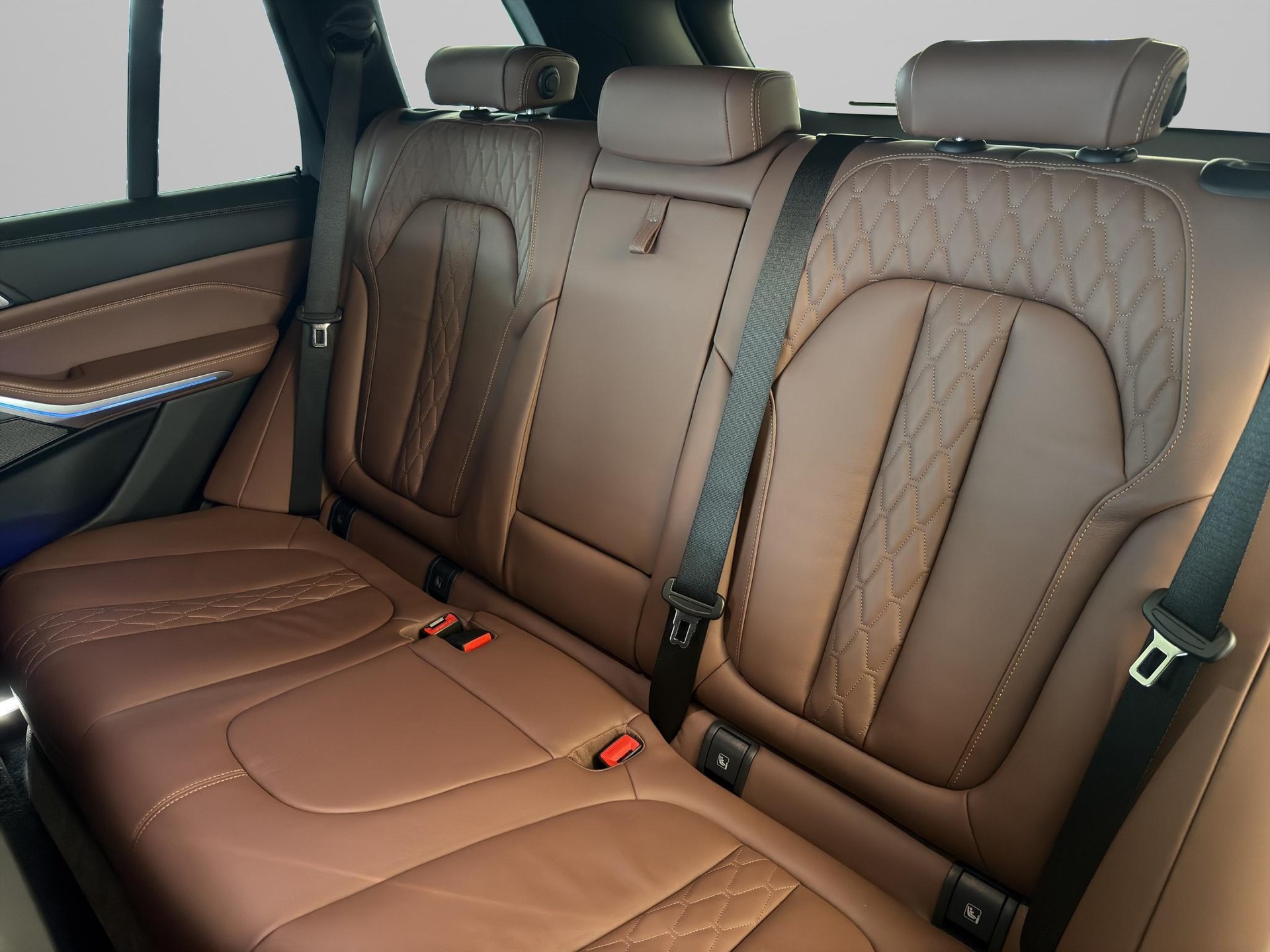 BMW X5 xDrive M50d-image-11