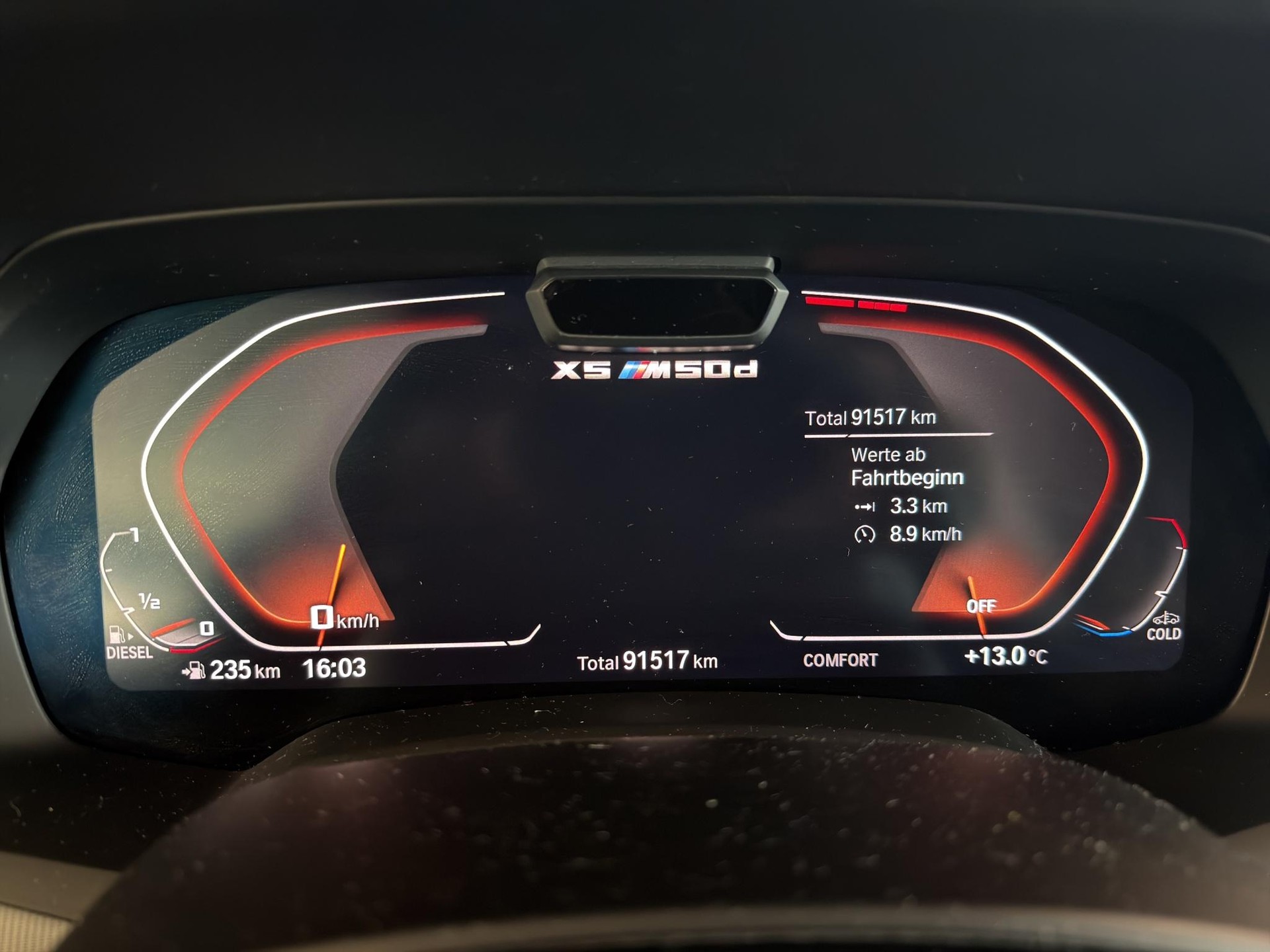 BMW X5 xDrive M50d-image-16
