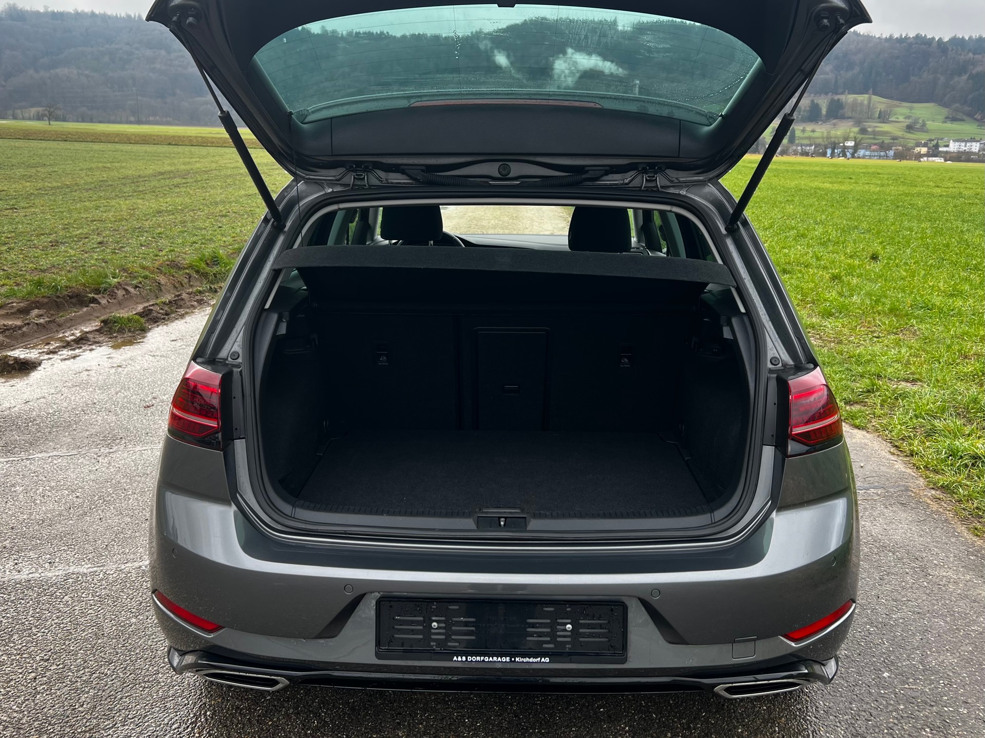 VW Golf 1.0 Tsi R-line-image-13