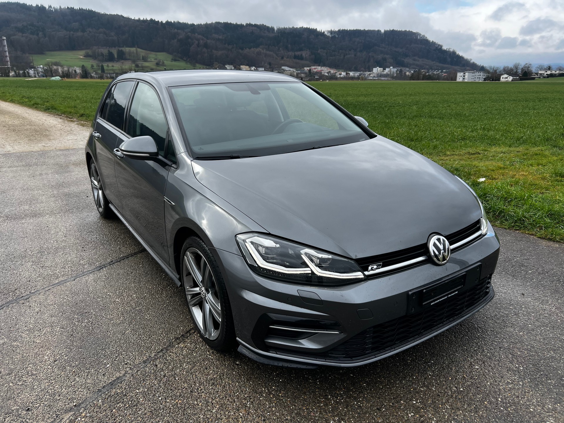 VW Golf 1.0 Tsi R-line-image-6