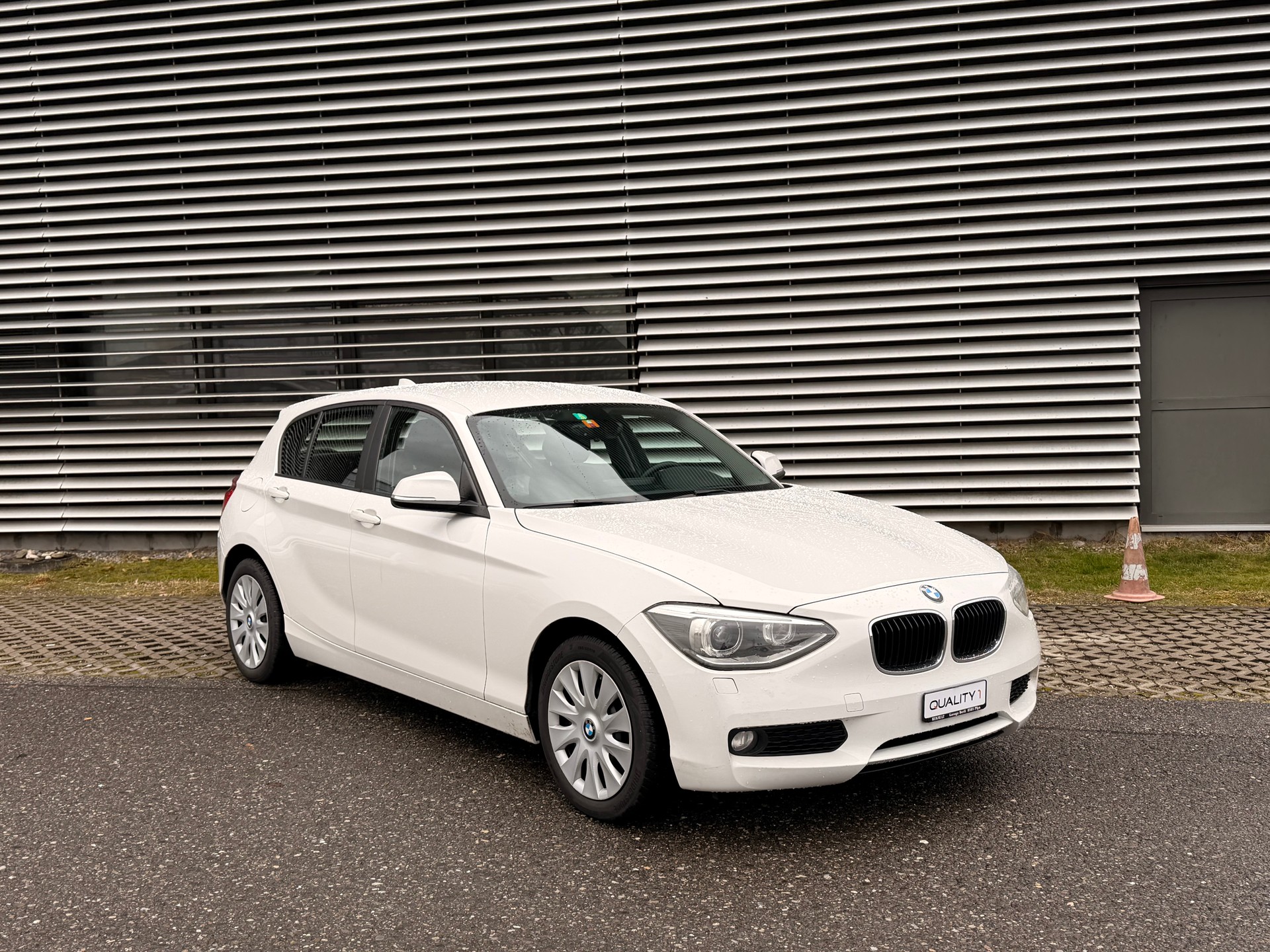BMW 116i Sport Line-image-0