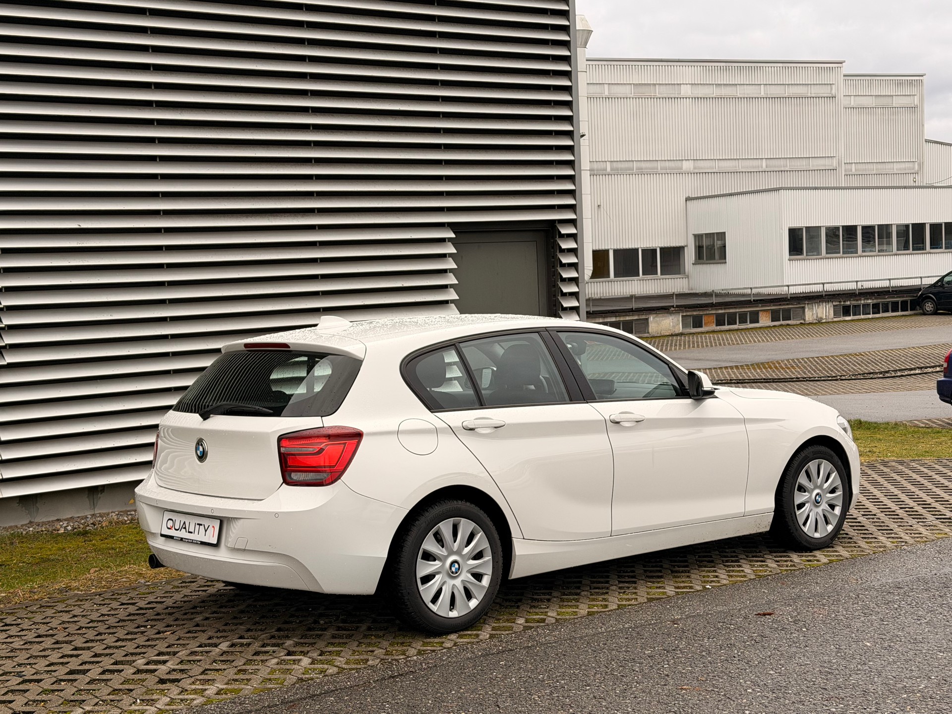 BMW 116i Sport Line-image-5