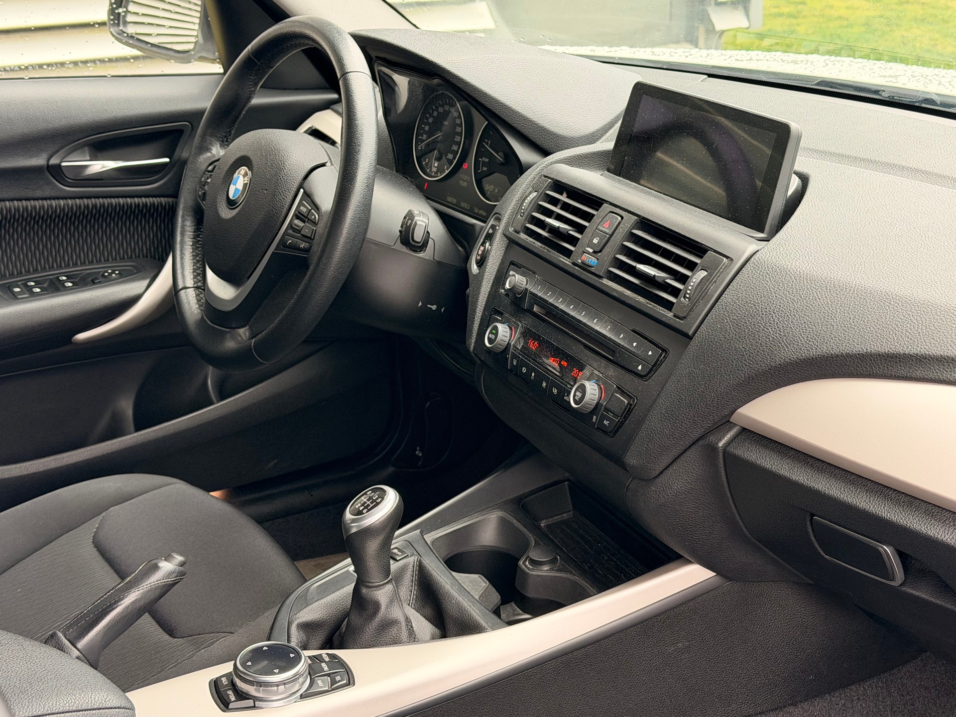 BMW 116i Sport Line-image-7