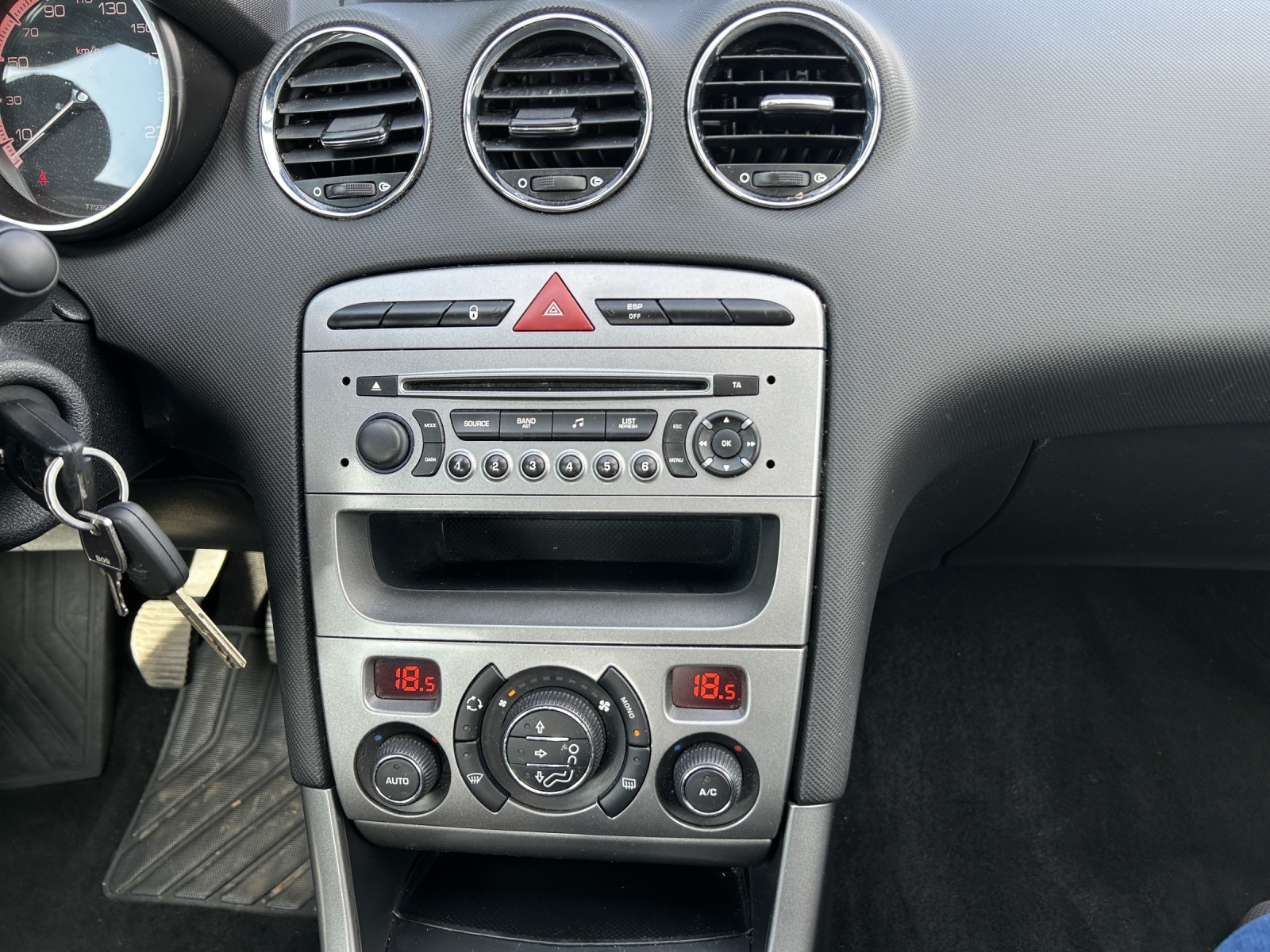 PEUGEOT 308 1.6 HDI Access-image-13