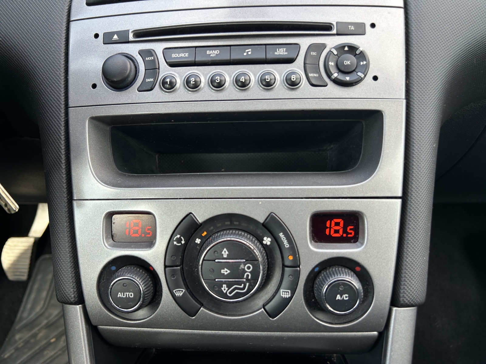 PEUGEOT 308 1.6 HDI Access-image-14