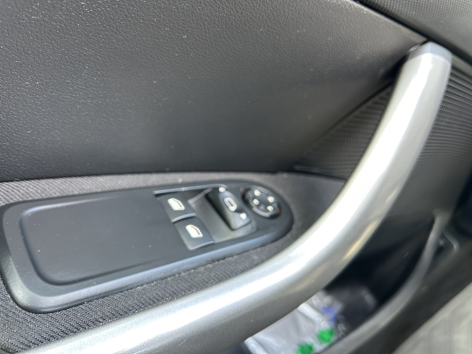 PEUGEOT 308 1.6 HDI Access-image-16