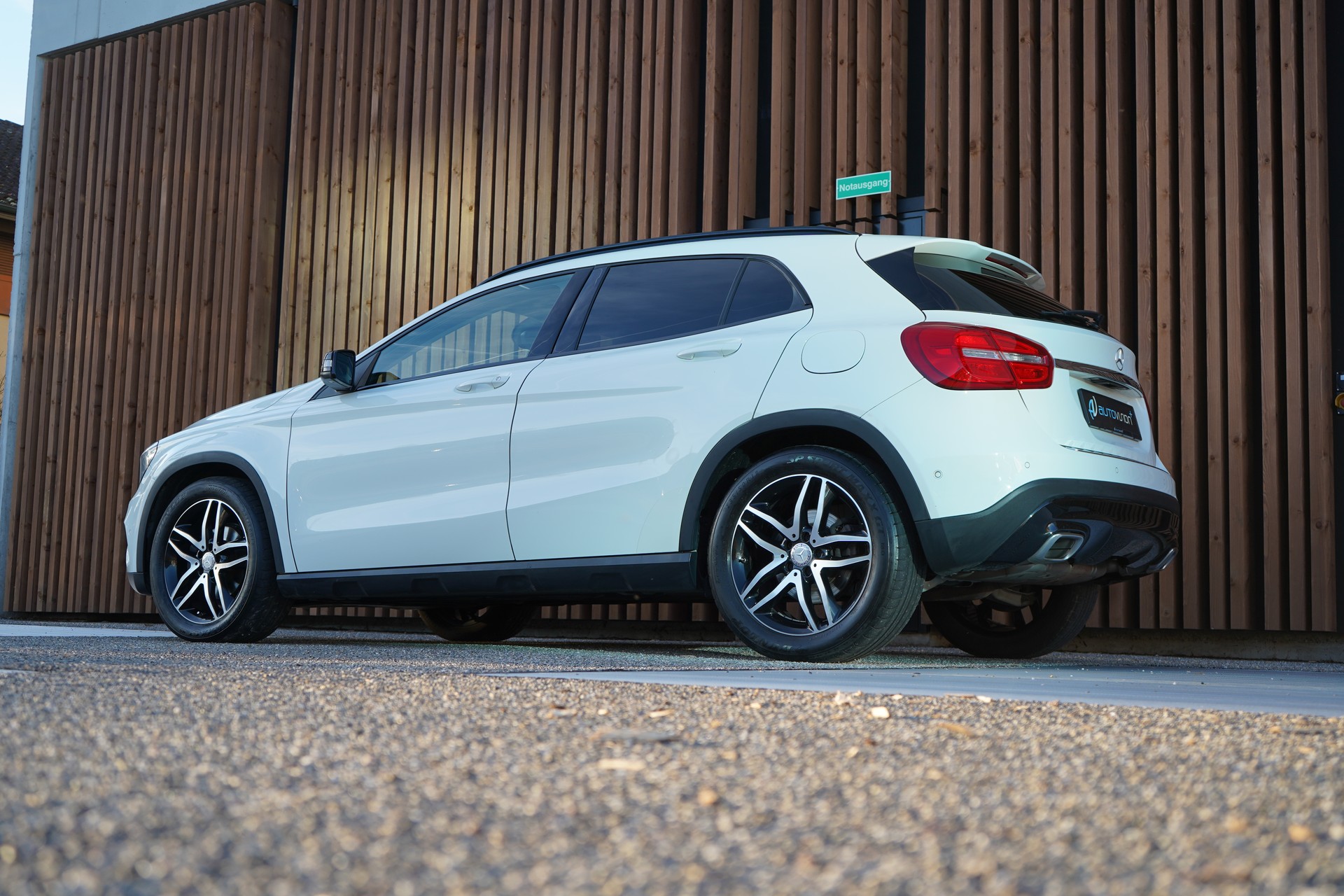 MERCEDES-BENZ GLA 220 CDI URBAN NIGHT 4MATIC 7G-DCT l 170 PS-image-8