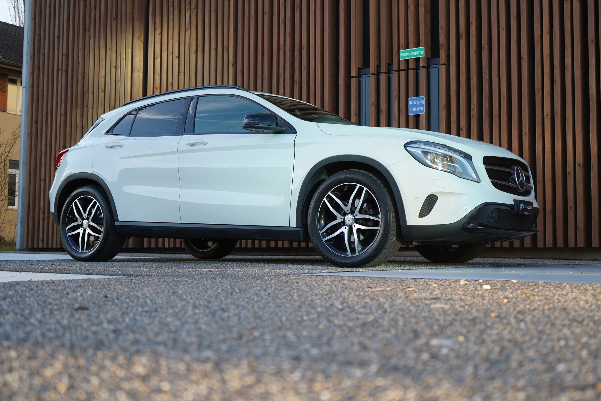 MERCEDES-BENZ GLA 220 CDI URBAN NIGHT 4MATIC 7G-DCT l 170 PS-image-11