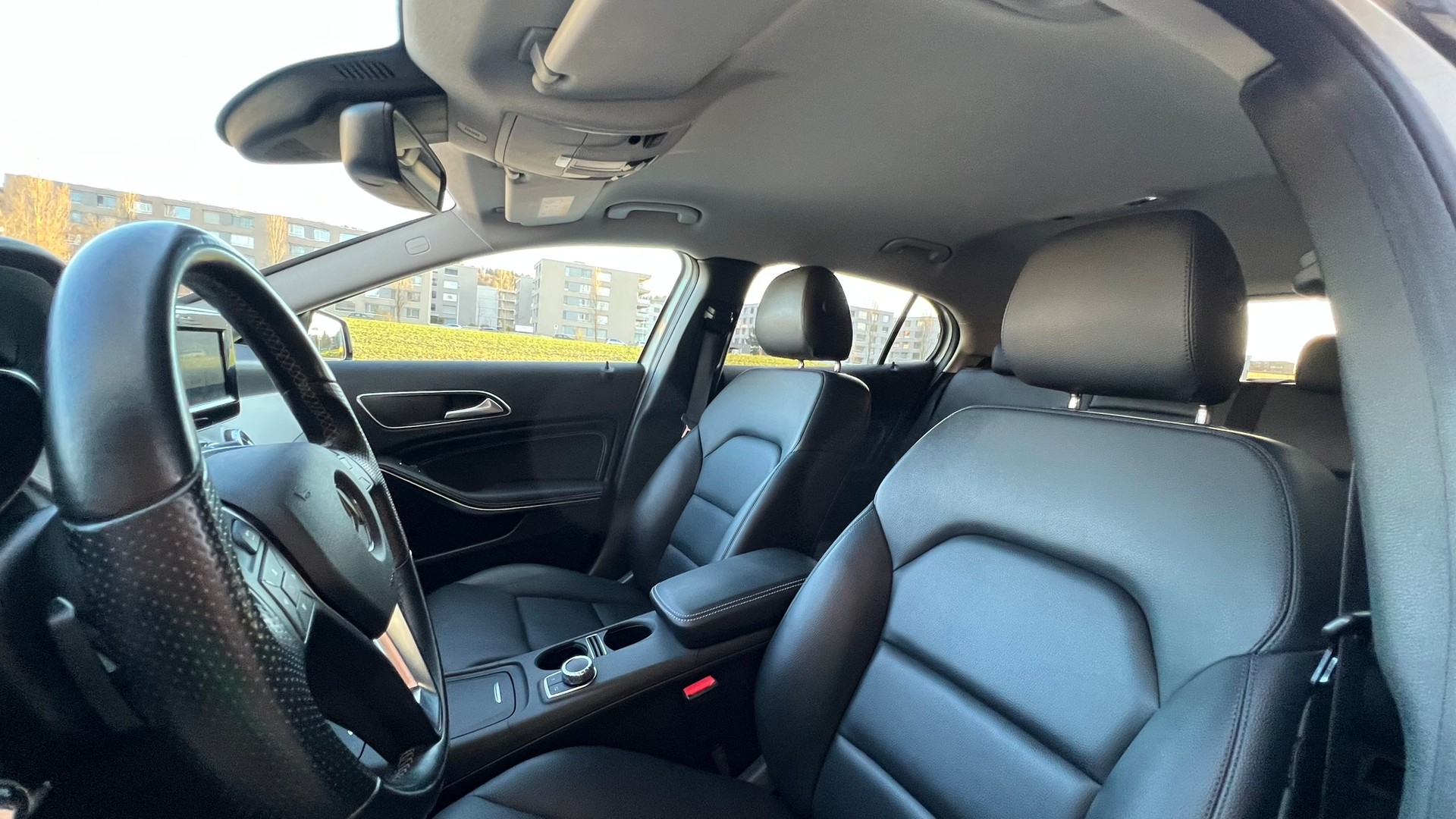MERCEDES-BENZ GLA 220 CDI URBAN NIGHT 4MATIC 7G-DCT l 170 PS-image-25