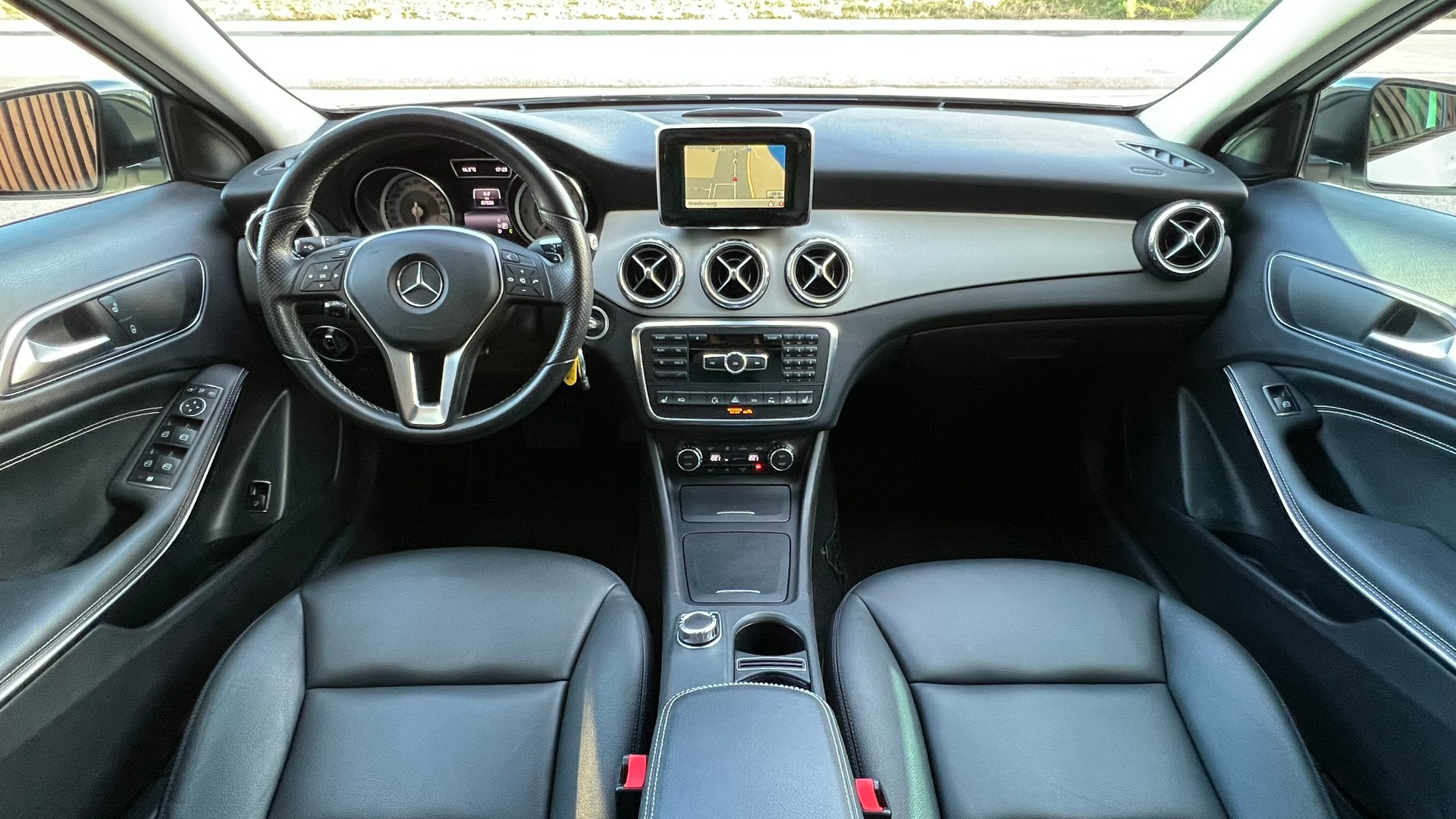 MERCEDES-BENZ GLA 220 CDI URBAN NIGHT 4MATIC 7G-DCT l 170 PS-image-20