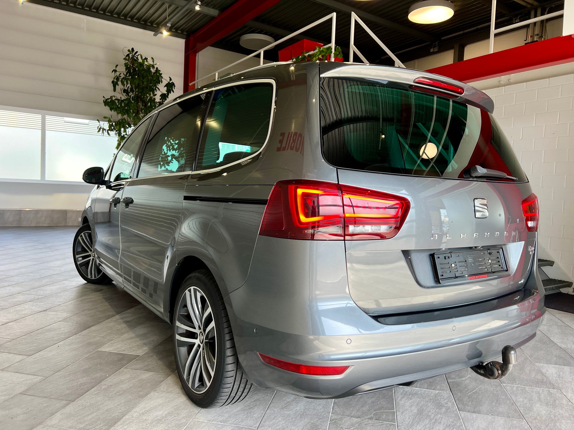 SEAT Alhambra 2.0 TDI FR Line 4Drive-image-4